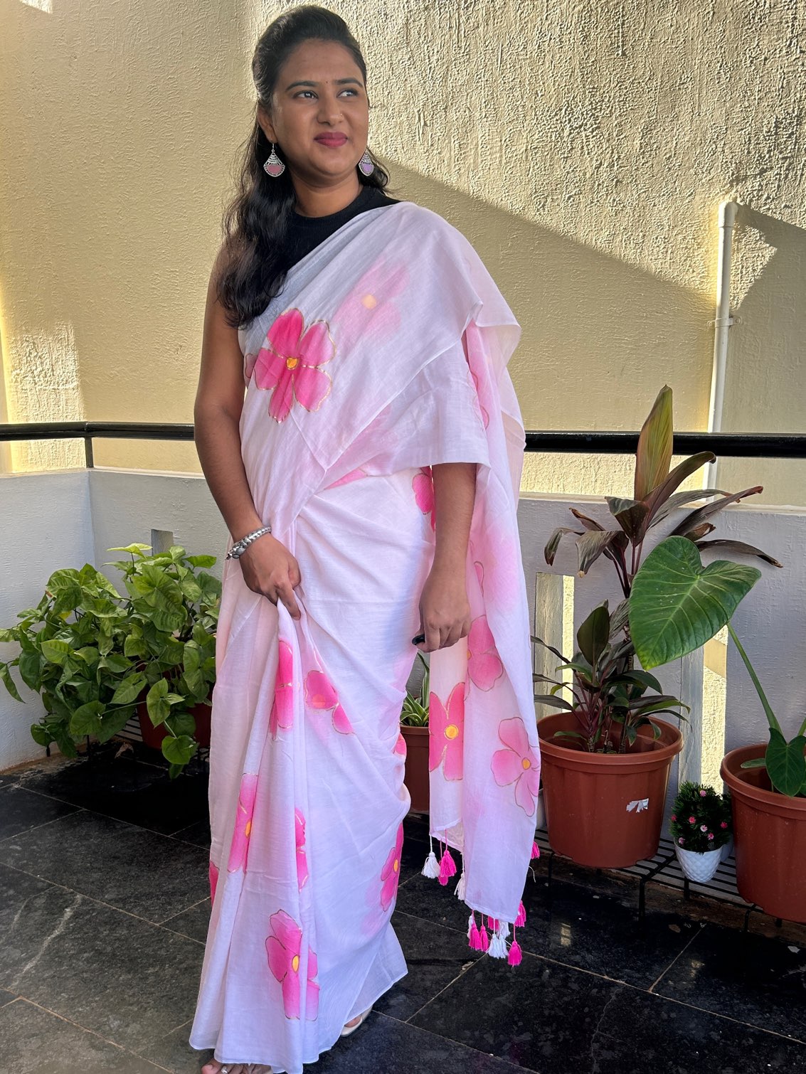 WHITE HAND PAINTED MUL SAREE