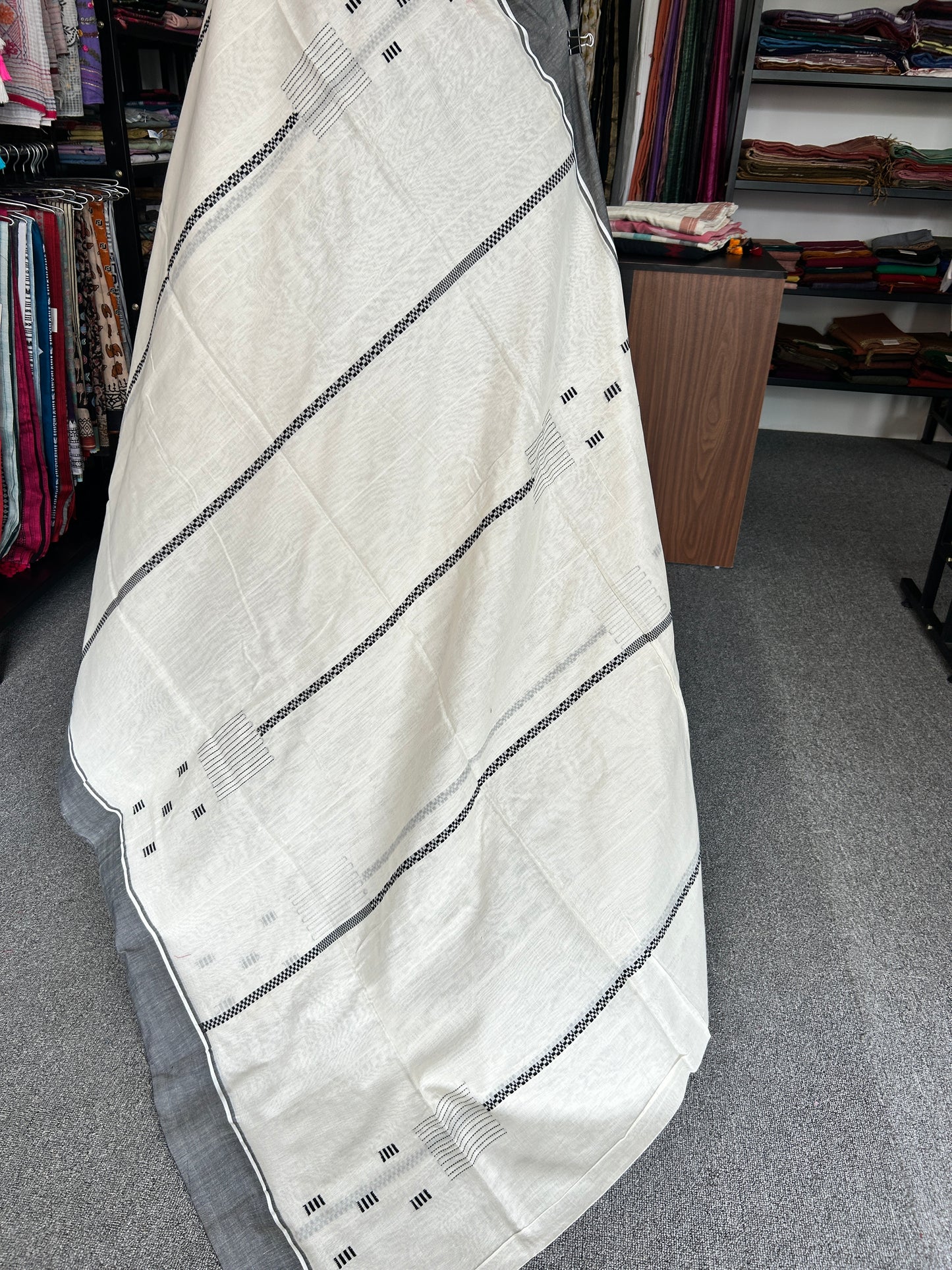 OFF-WHITE STRIPE JAMDANI
