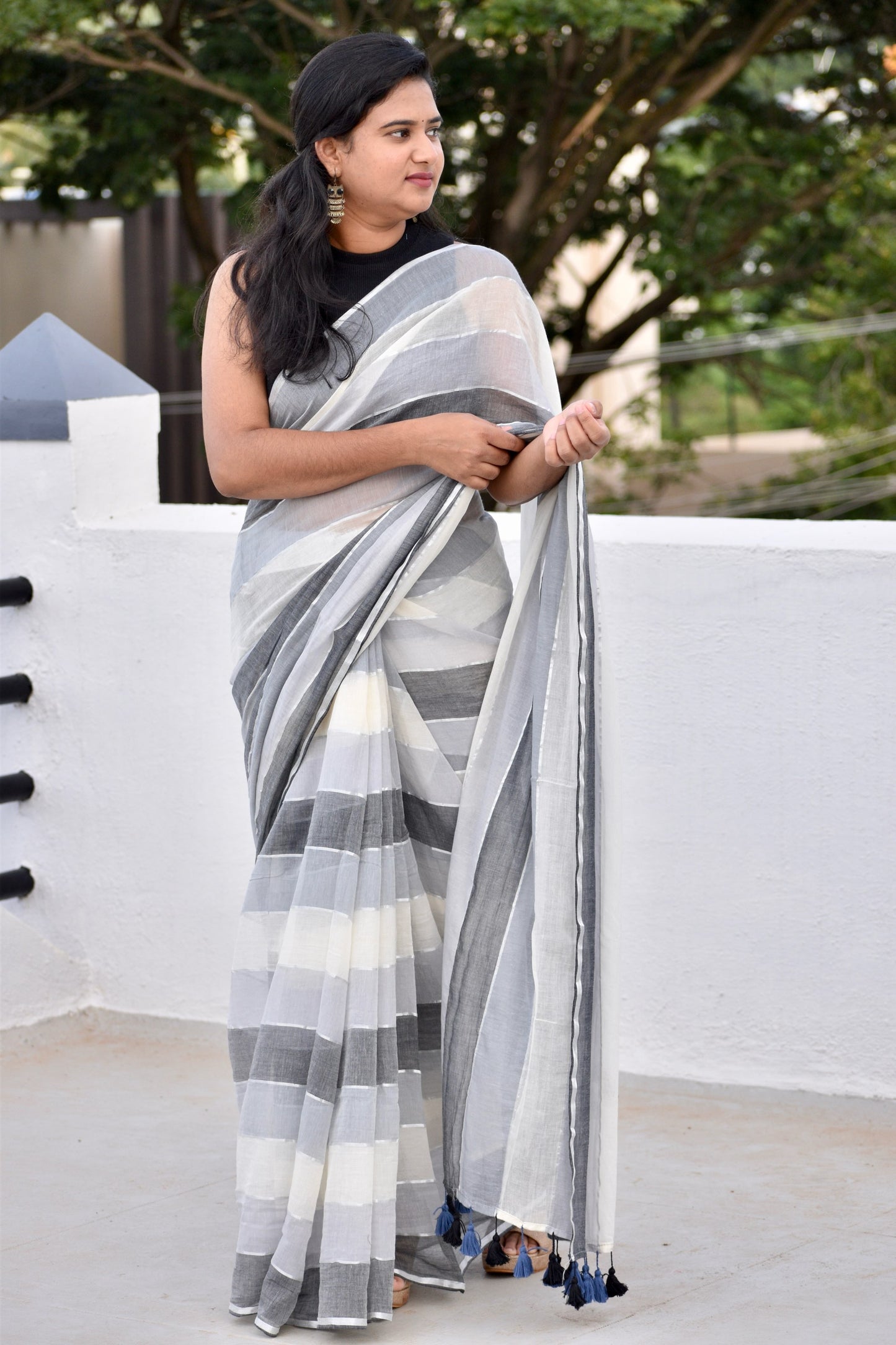 GREY MUL SAREE
