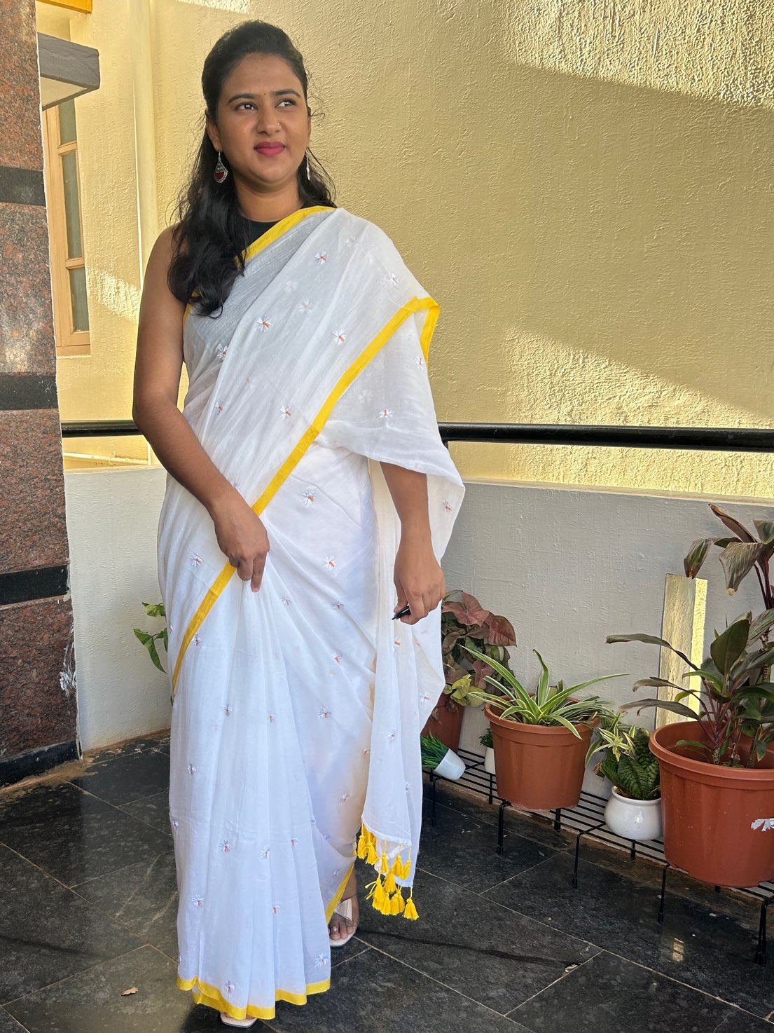 WHITE EMBROIDERY MUL SAREE
