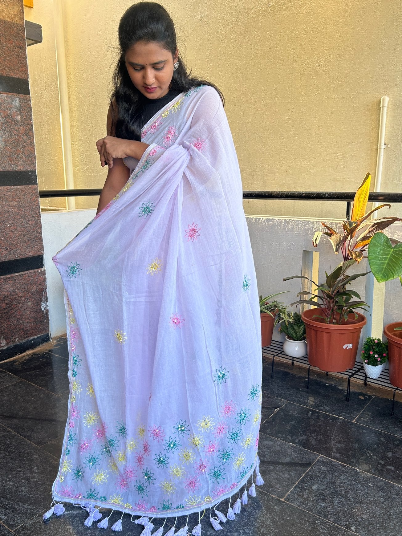 OFF WHITE HAND EMBROIDERED MUL SAREE