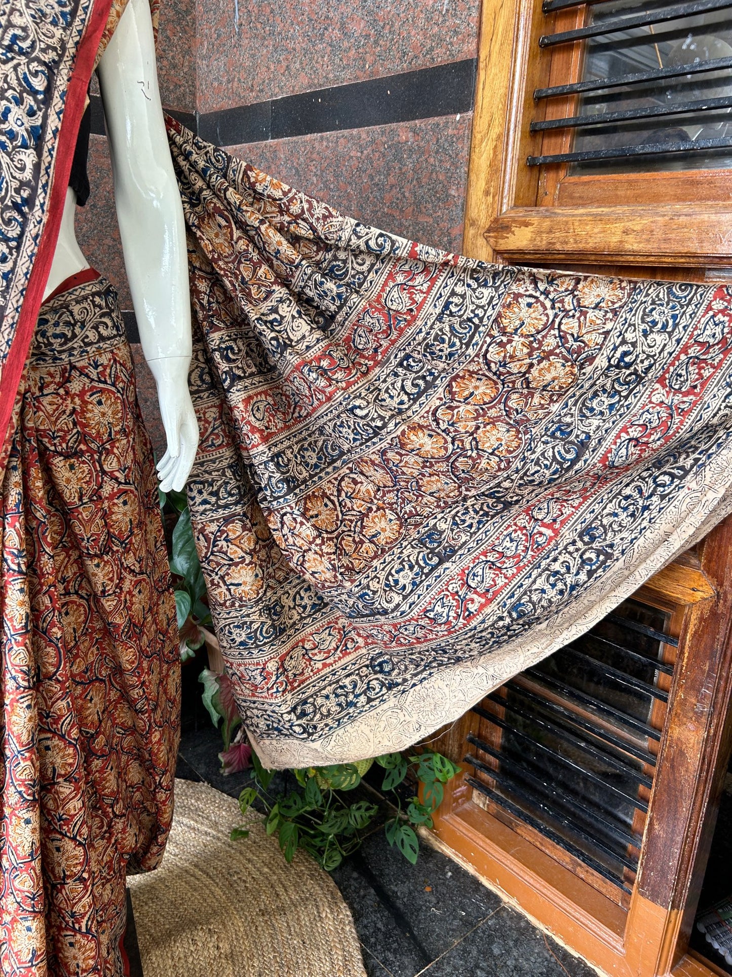 Red kalamkari mul saree