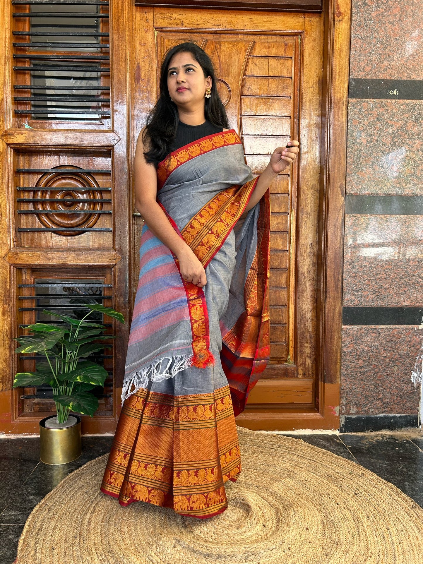 Grey Narayanpet saree.