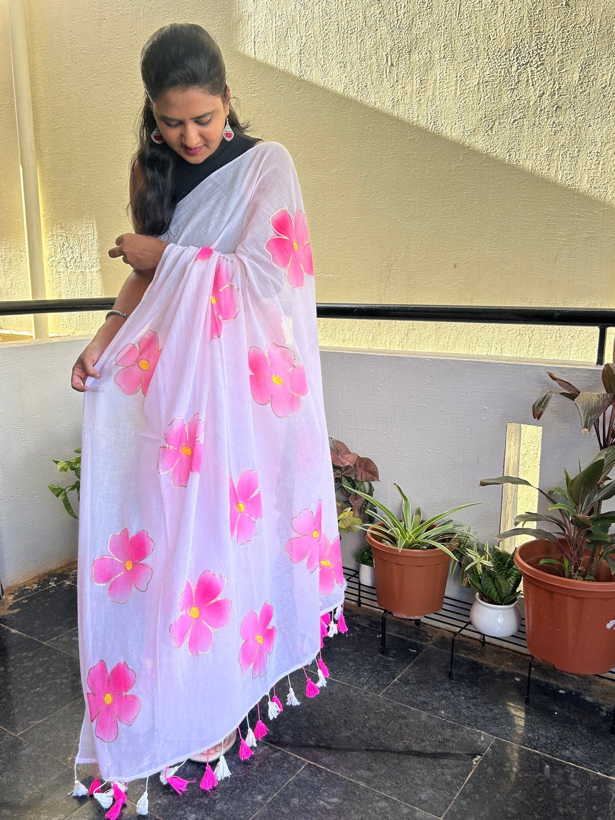 WHITE HAND PAINTED MUL SAREE