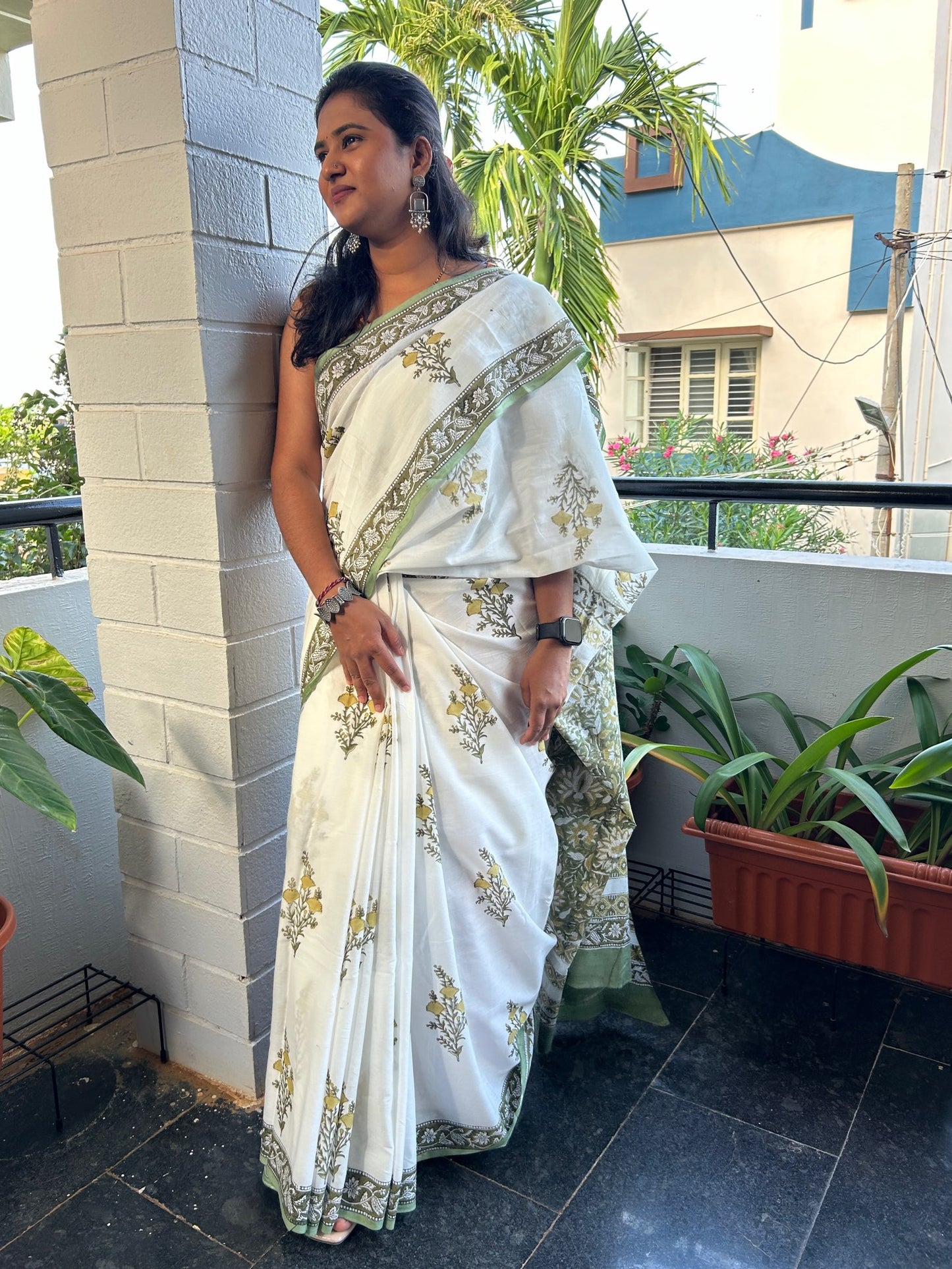 white handblock mulmul cotton saree