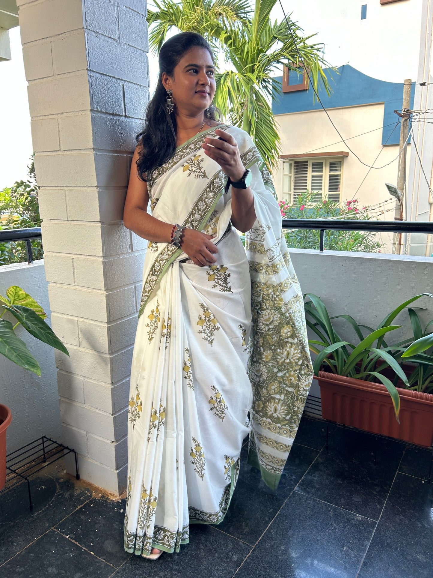 white handblock mulmul cotton saree