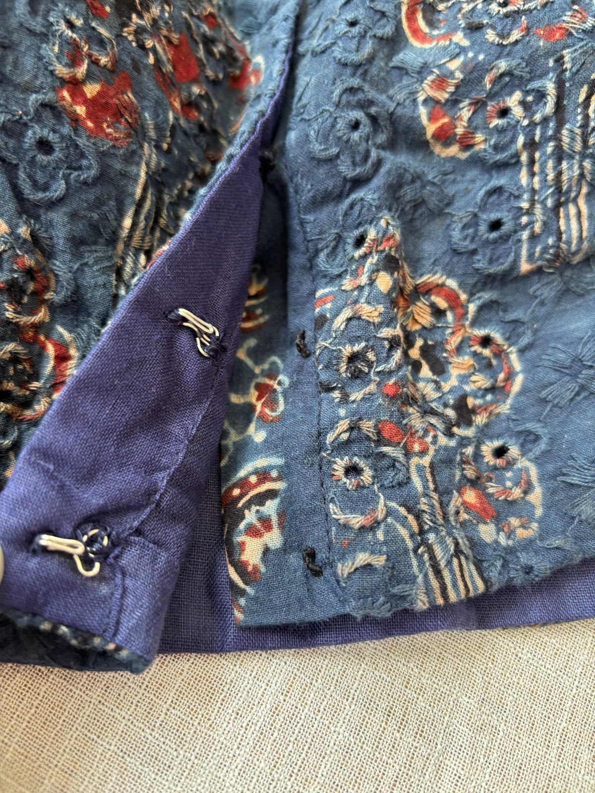 NAVY BLUE HAKOBA BLOUSE