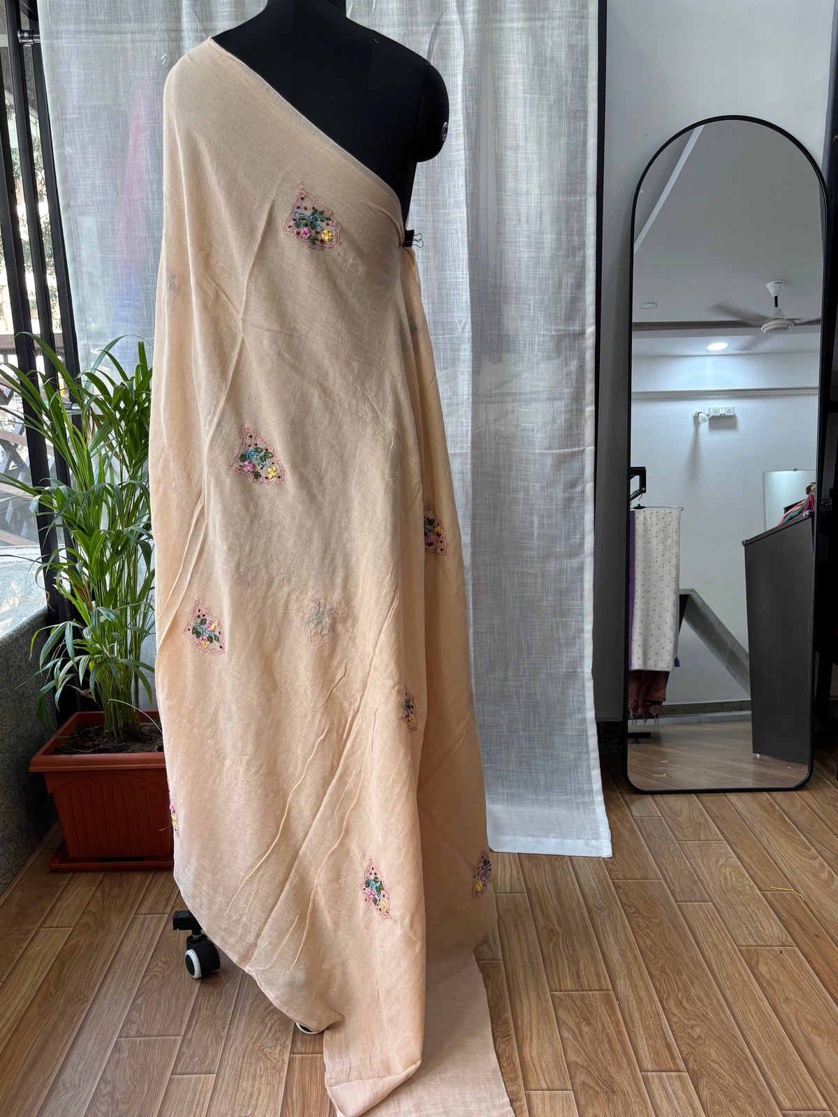 BEIGE EMBROIDERED MUL SAREE