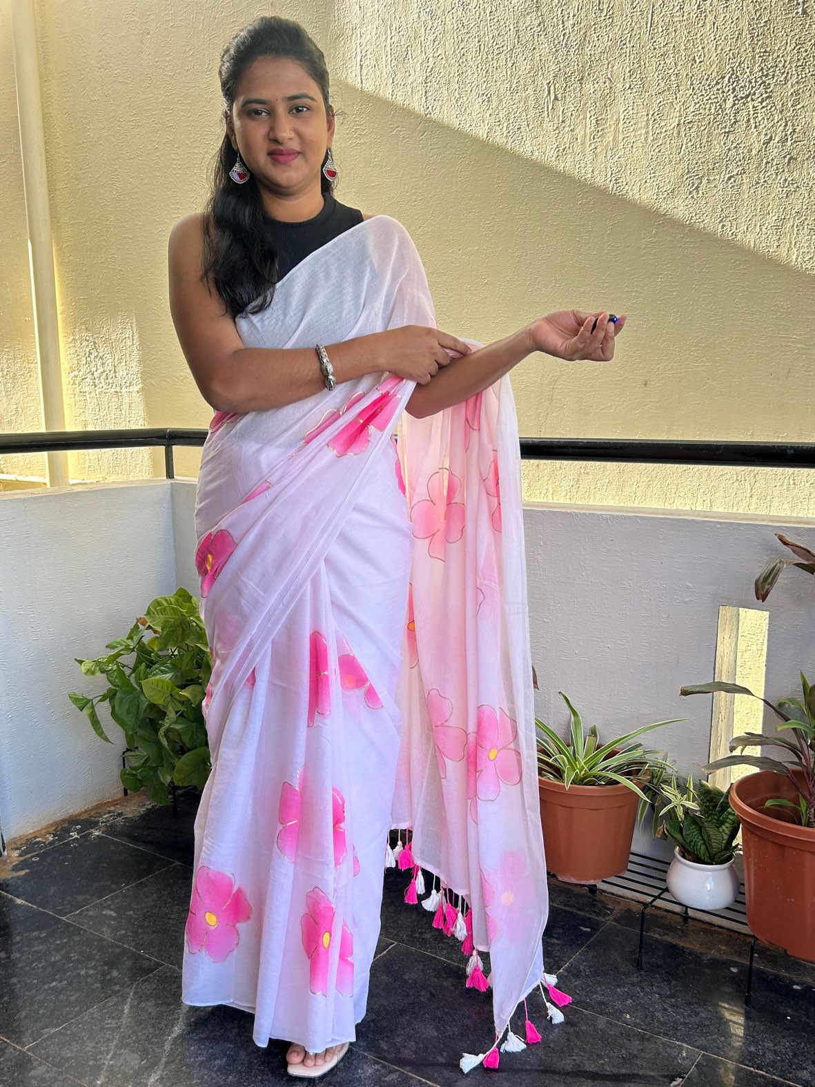 WHITE HAND PAINTED MUL SAREE