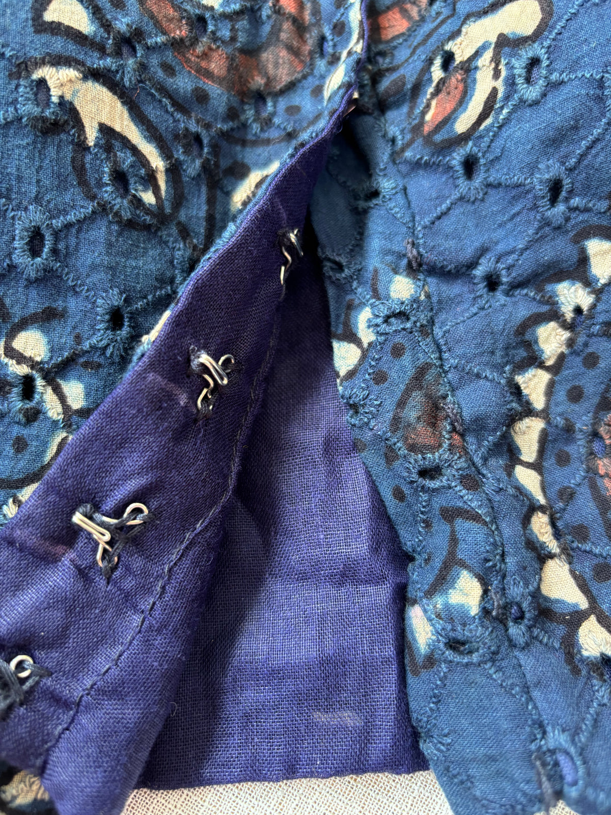 NAVY BLUE HAKOBA BLOUSE