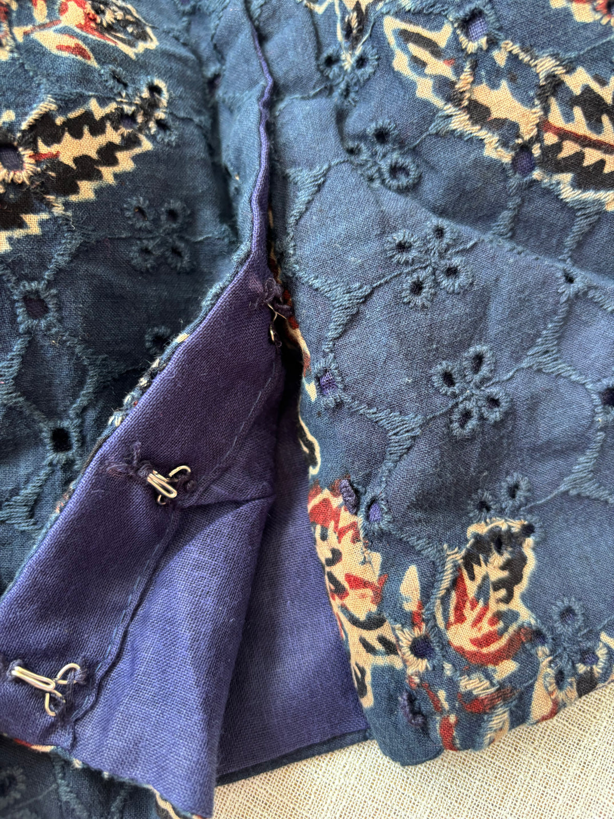 NAVY BLUE HAKOBA BLOUSE