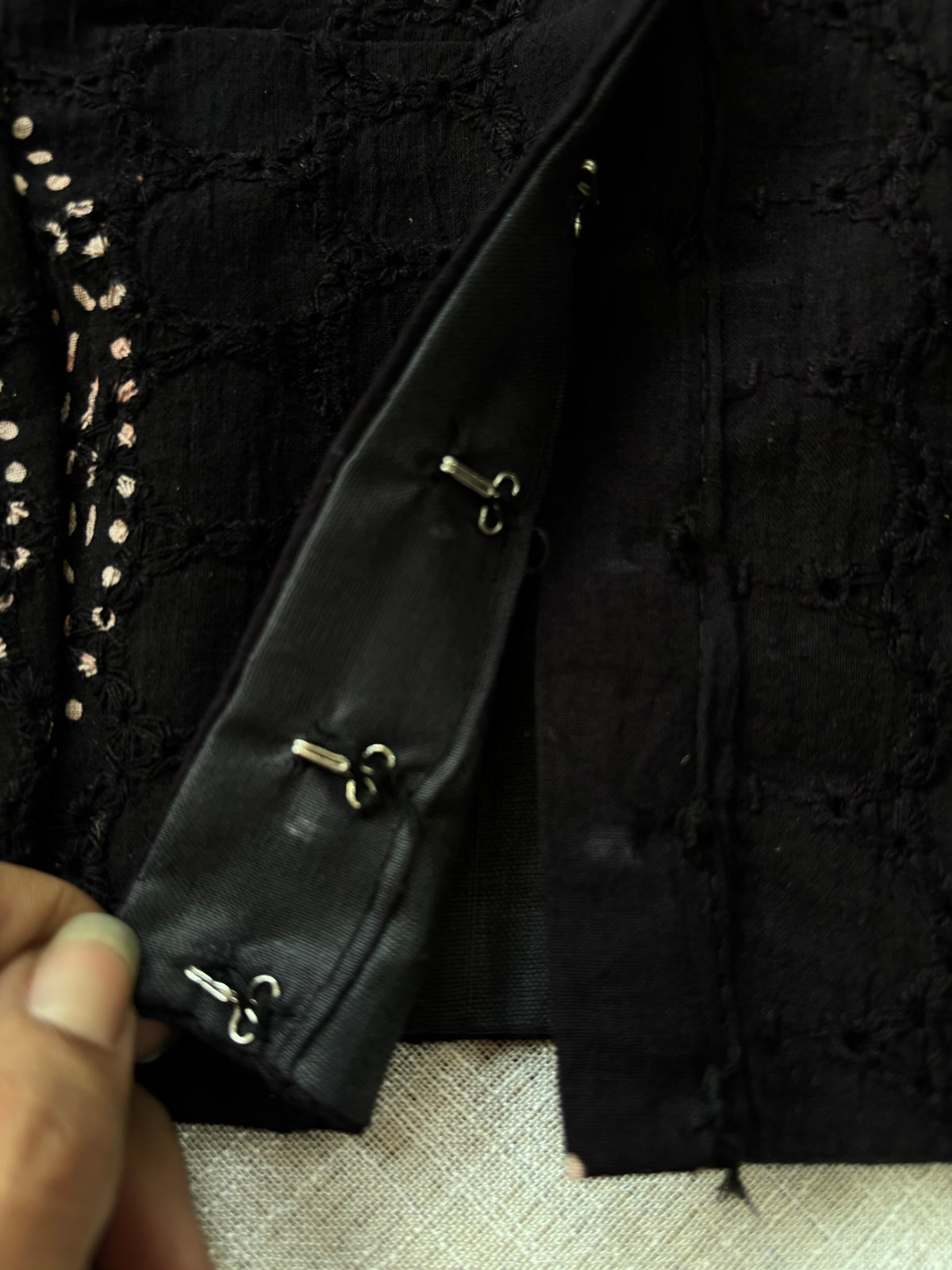 BLACK HAKOBA BLOUSE
