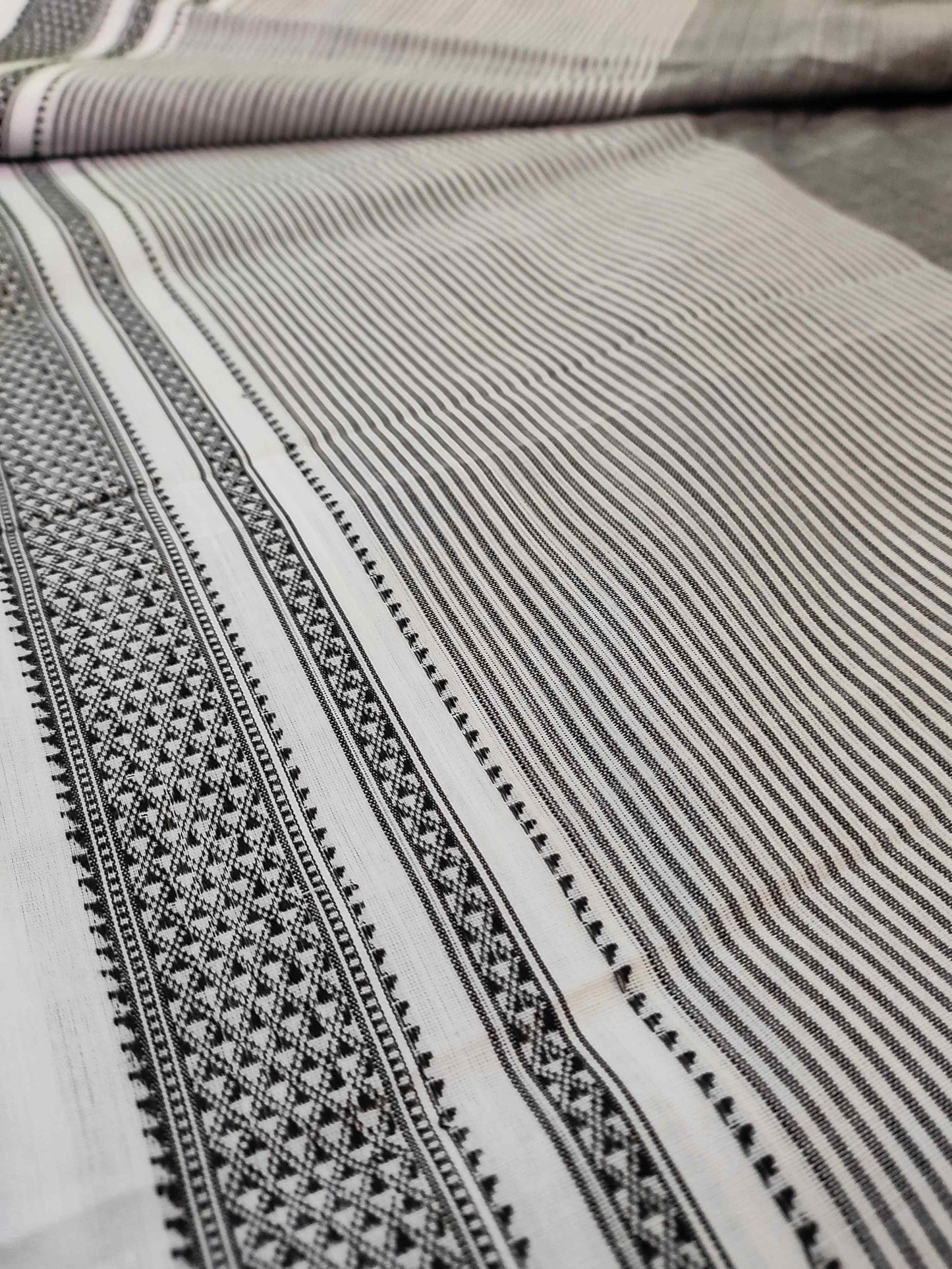 GREY HANDLOOM ILKAL SAREE.