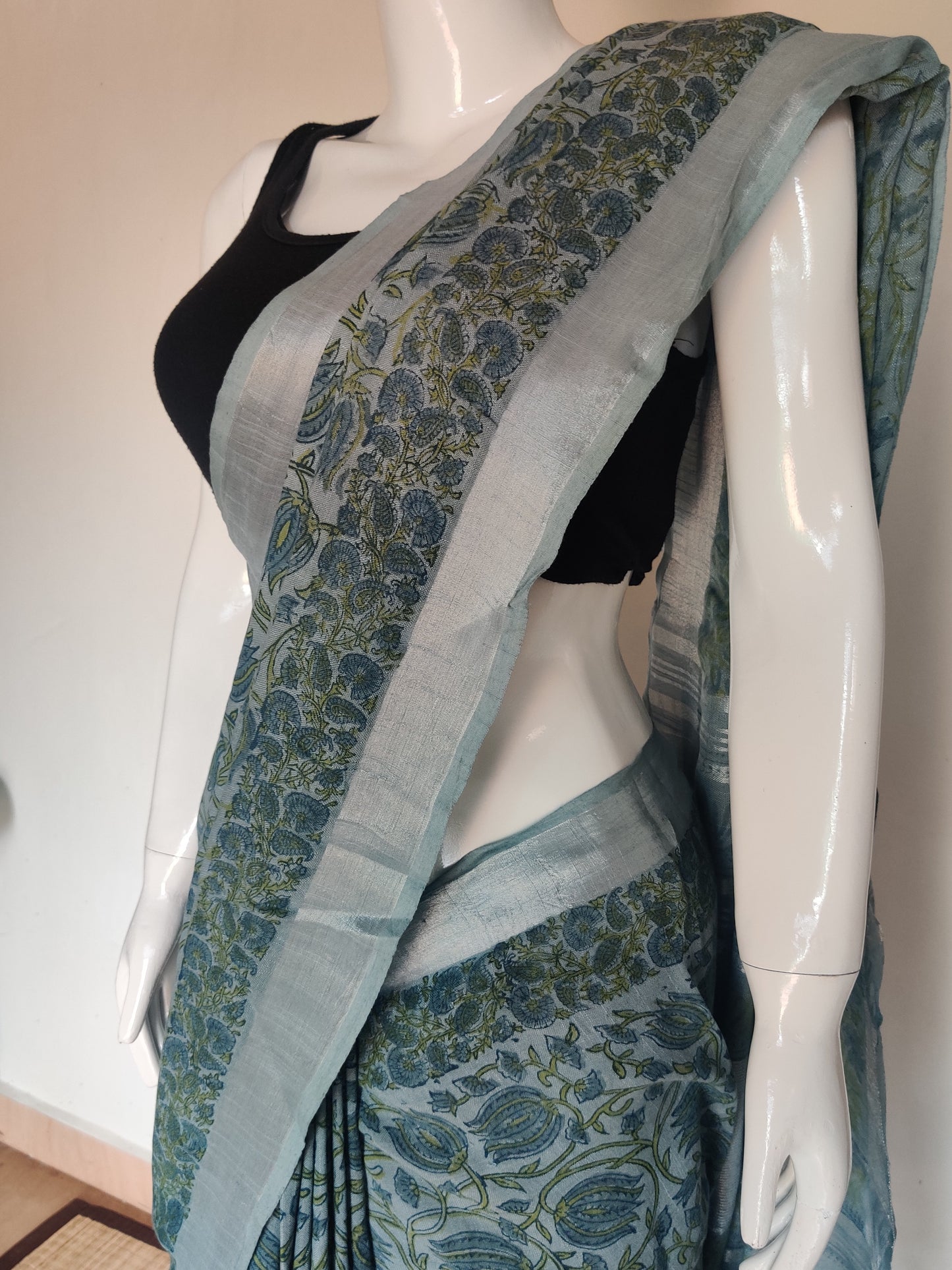 GREY LINEN SAREE