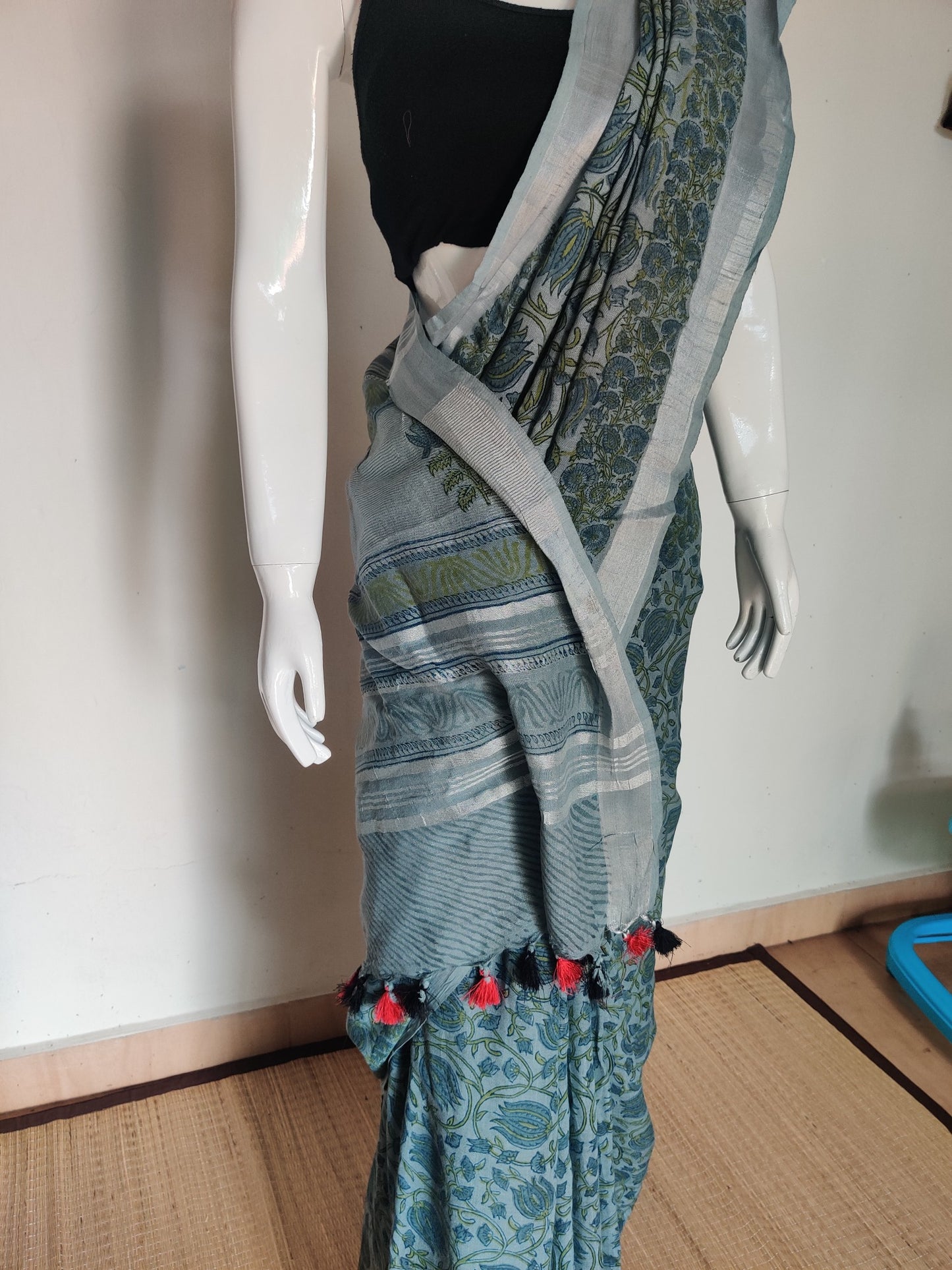 GREY LINEN SAREE