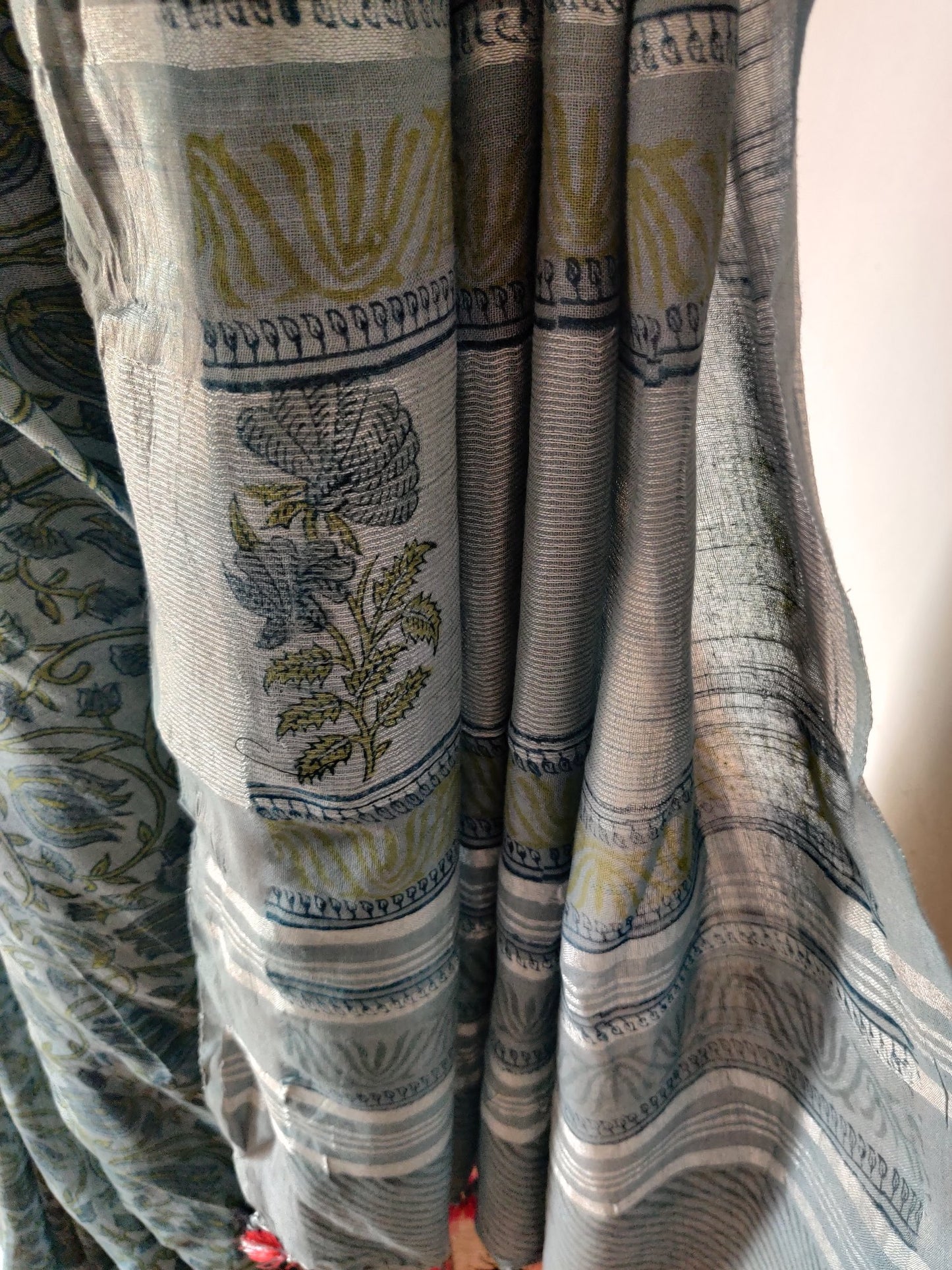 GREY LINEN SAREE