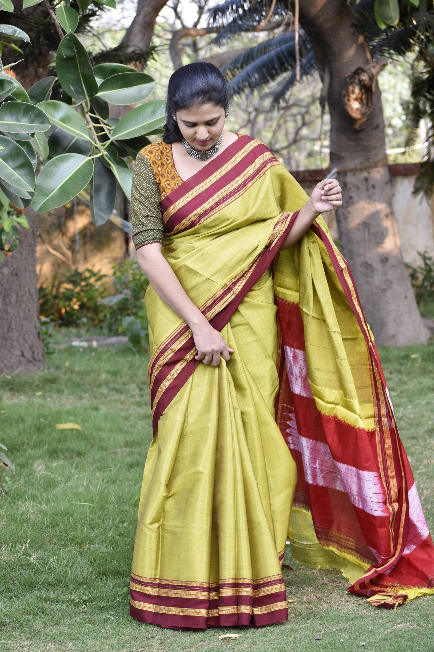 GREEN HANDLOOM ILKAL SAREE.