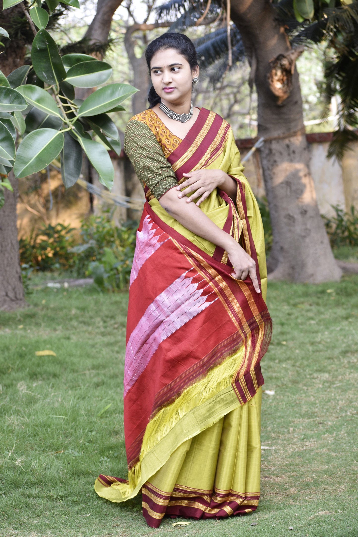 GREEN HANDLOOM ILKAL SAREE.