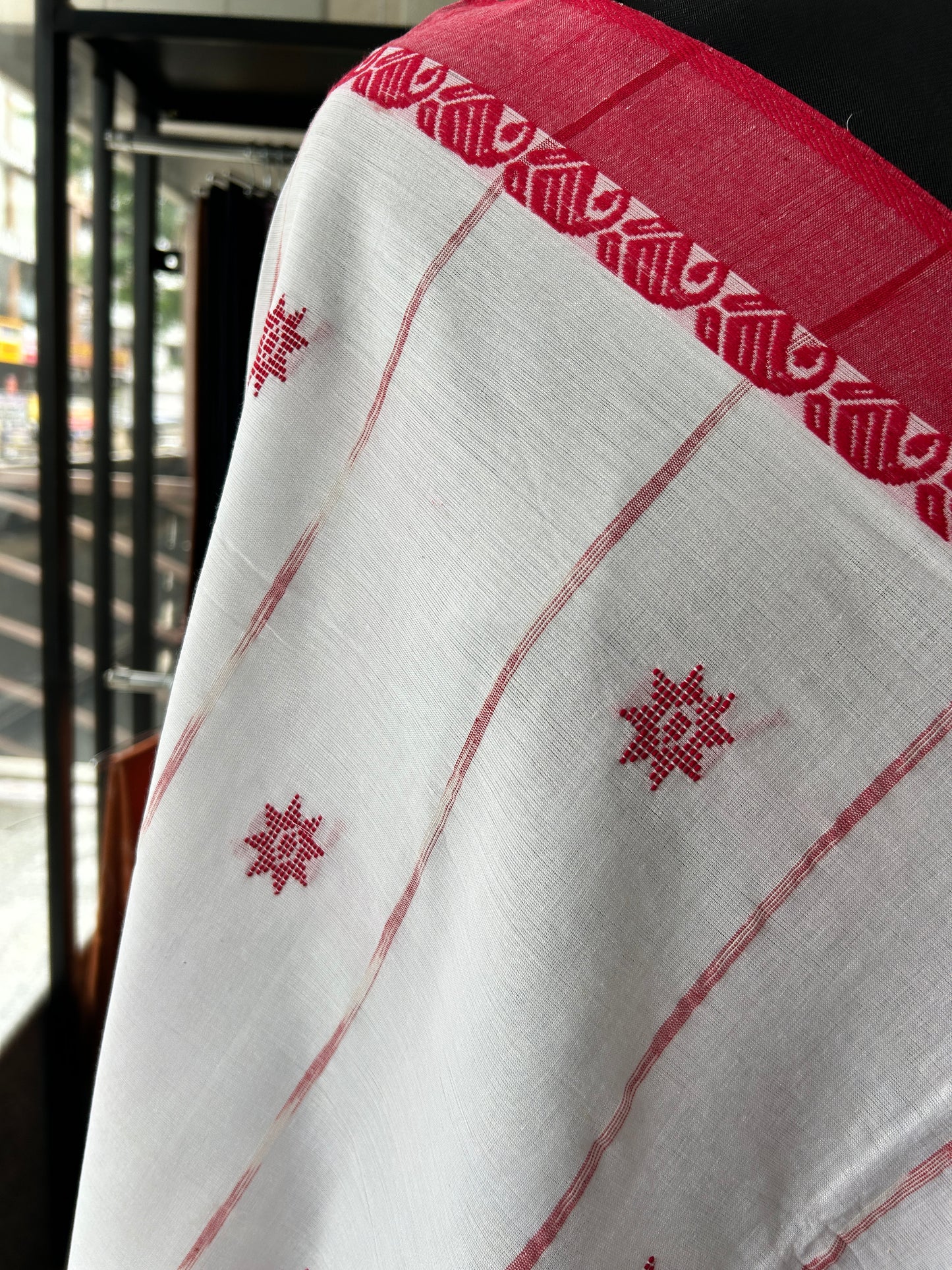 WHITE DHANIAKHALI SAREE