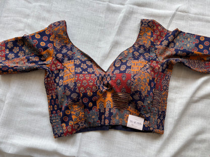 BLUE STRECHABLE BLOUSE