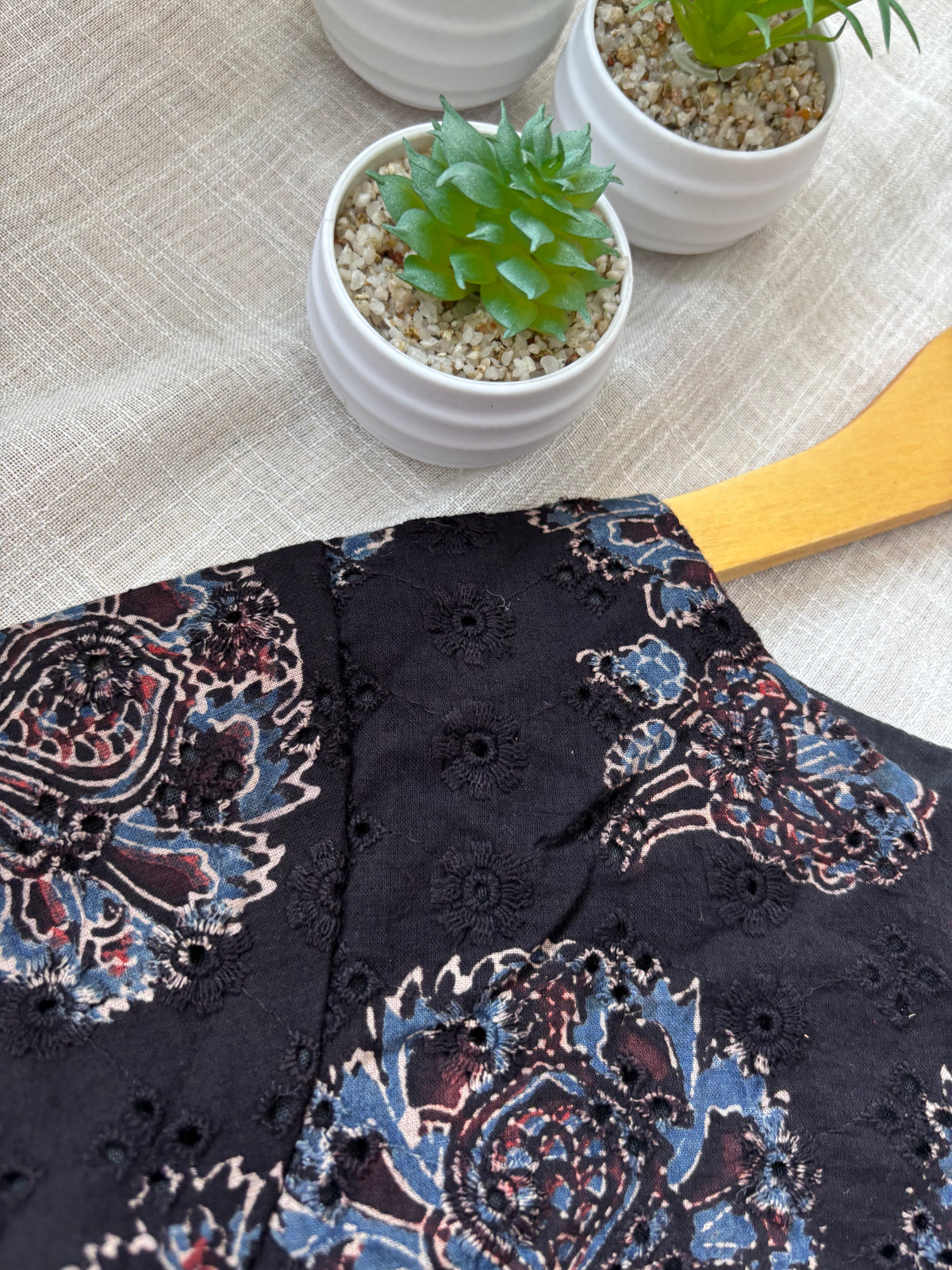 BLACK HAKOBA BLOUSE