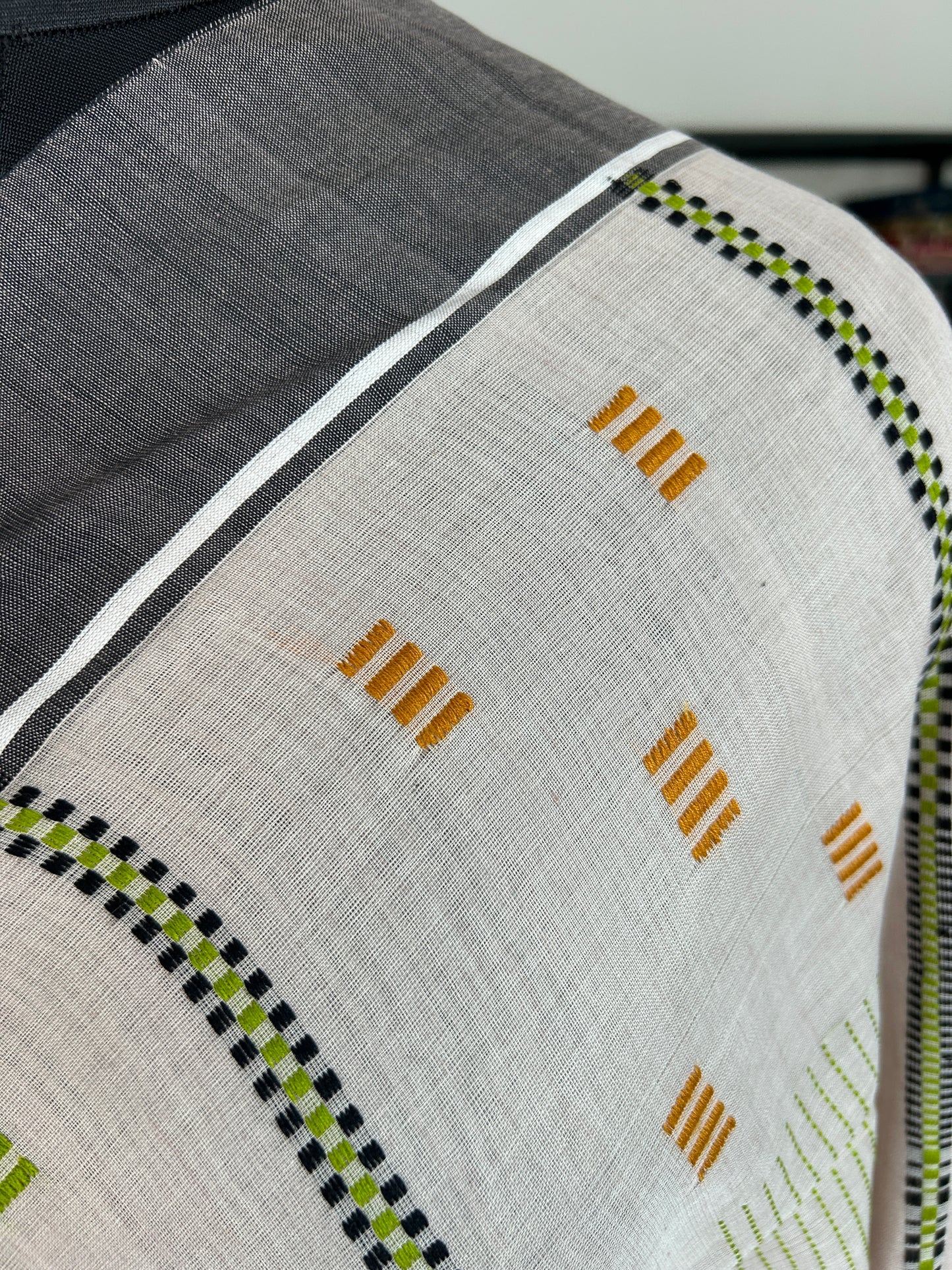 BIEGE STRIPE JAMDANI