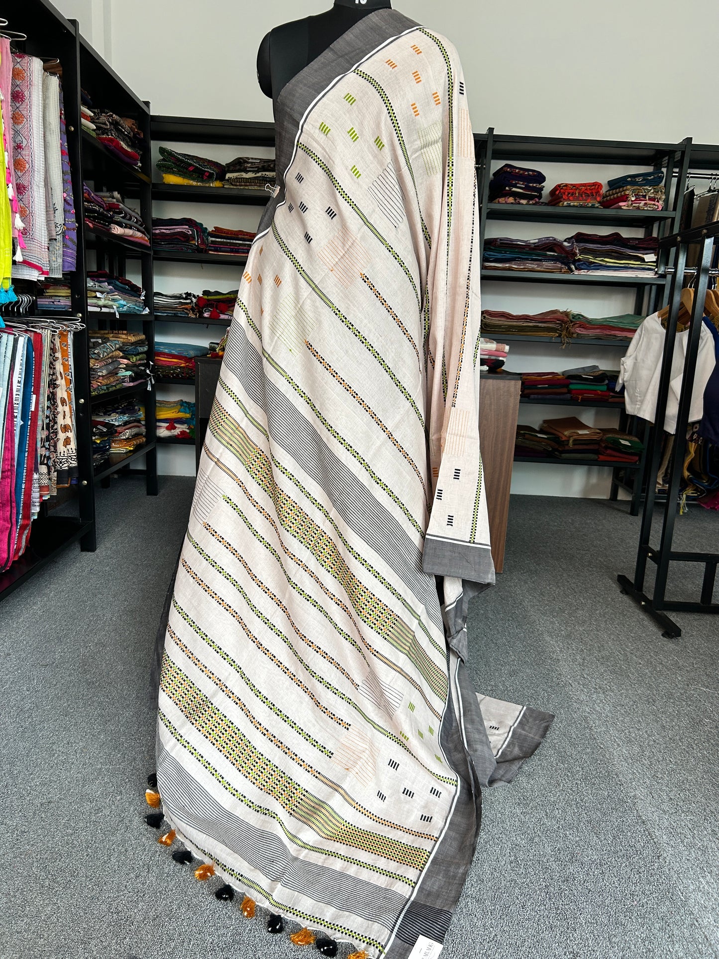 BIEGE STRIPE JAMDANI