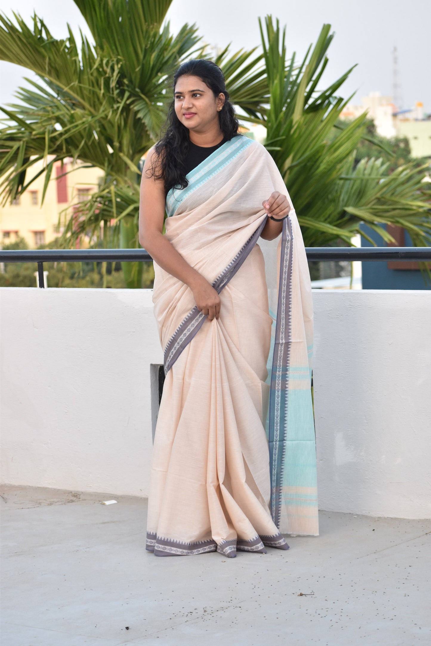 BIEGE DHANIAKHALI SAREE