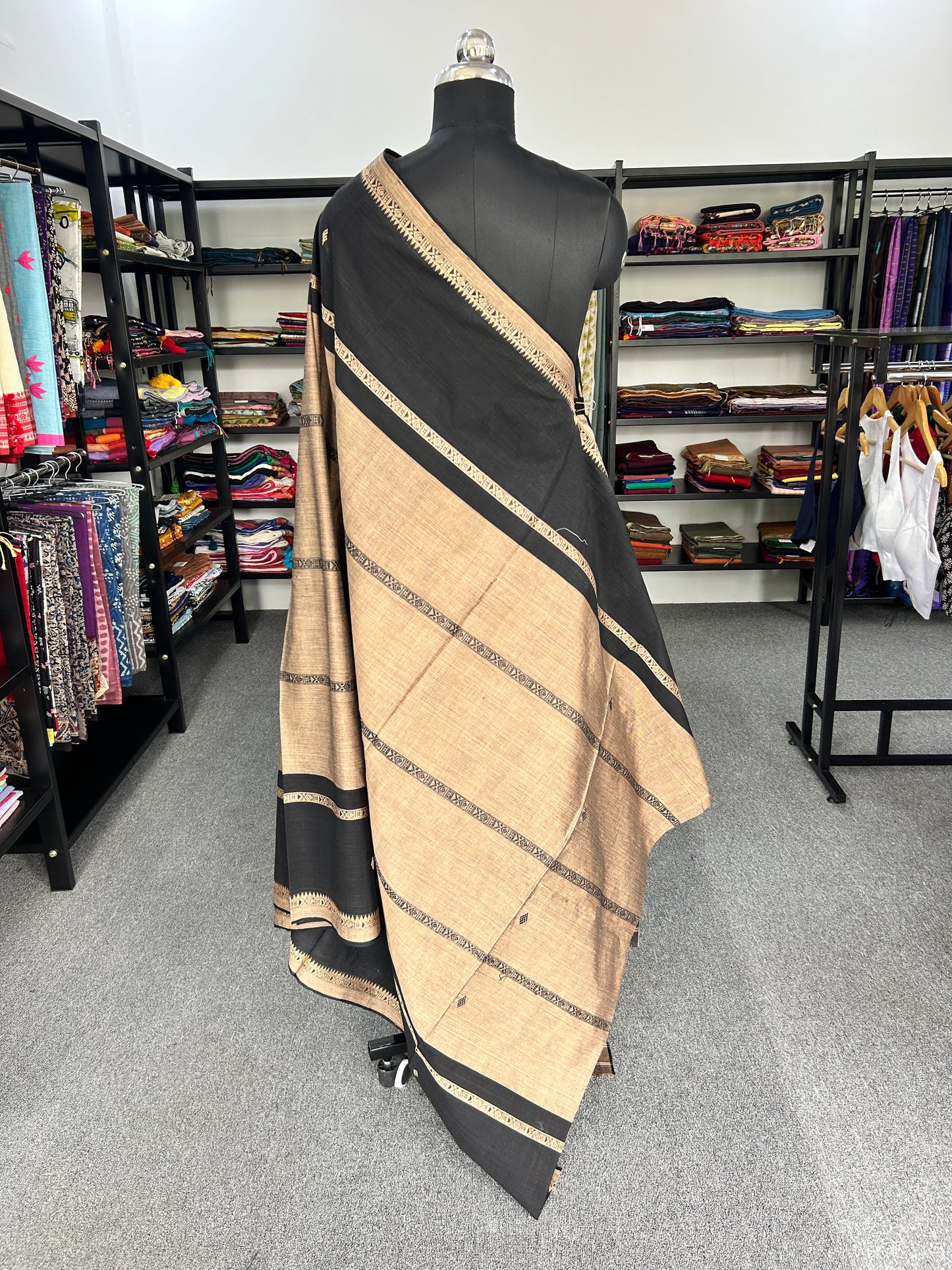 BIEGE DHANIAKHALI SAREE