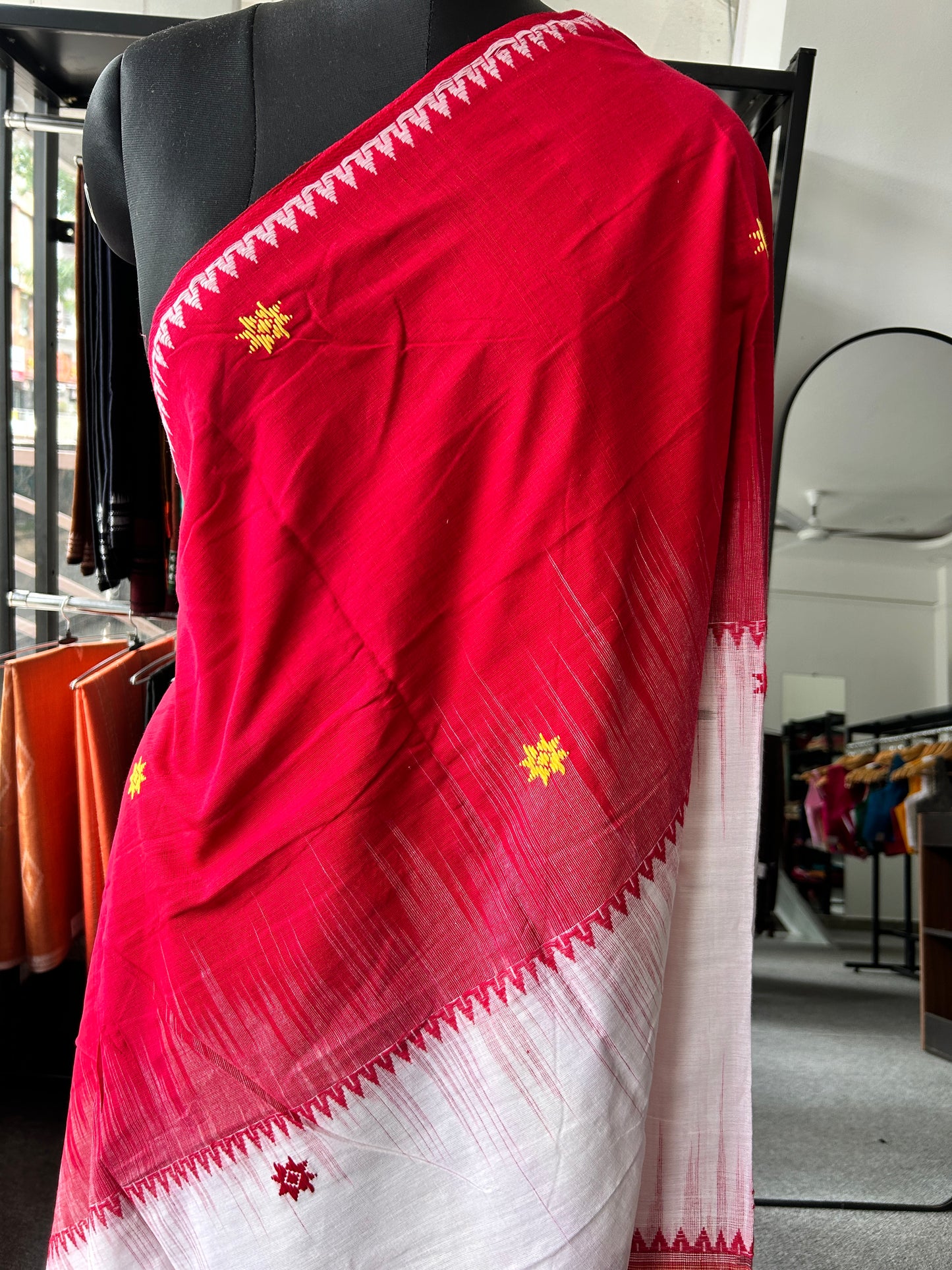 RED DHANIAKHALI SAREE