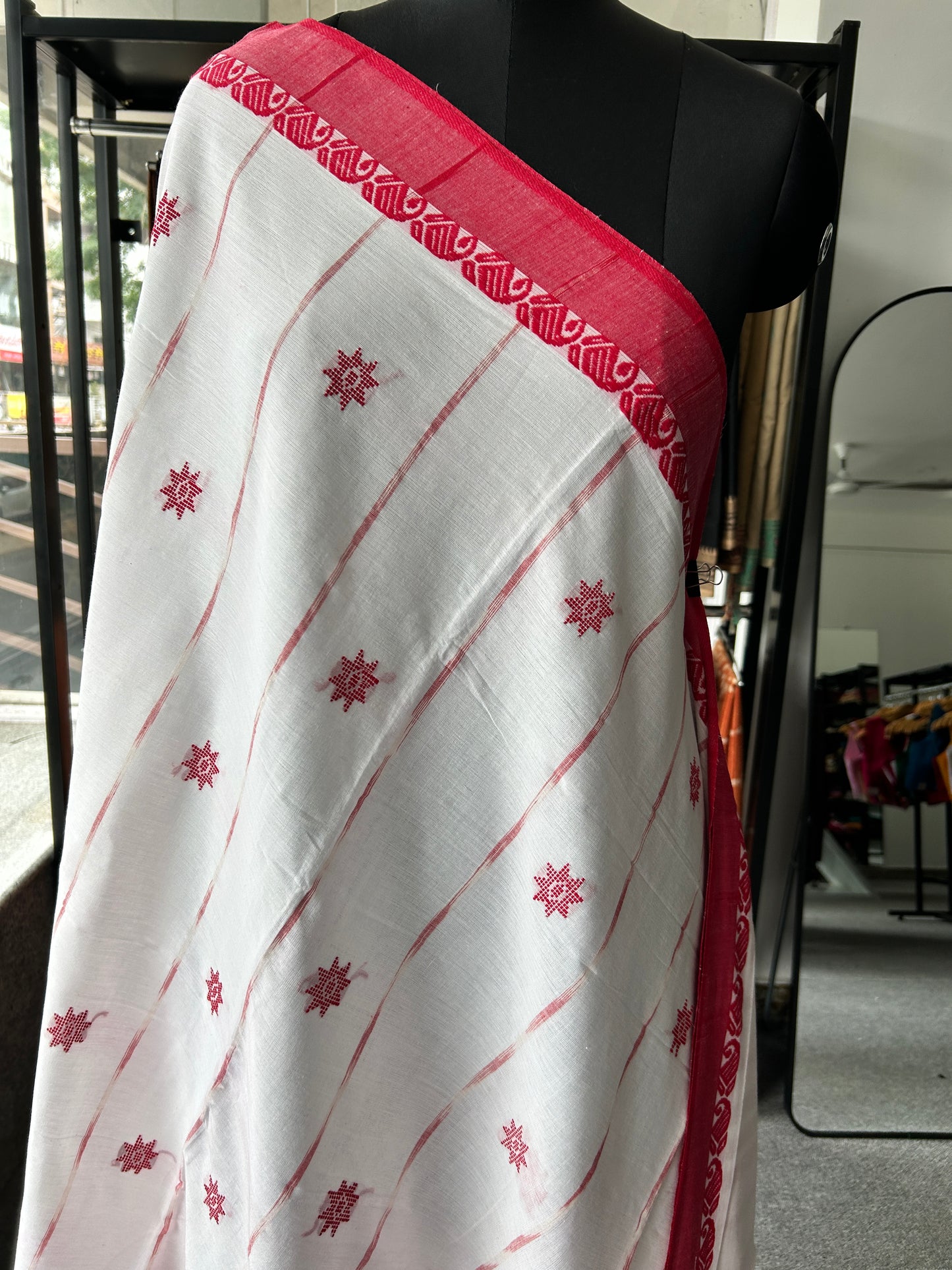 WHITE DHANIAKHALI SAREE
