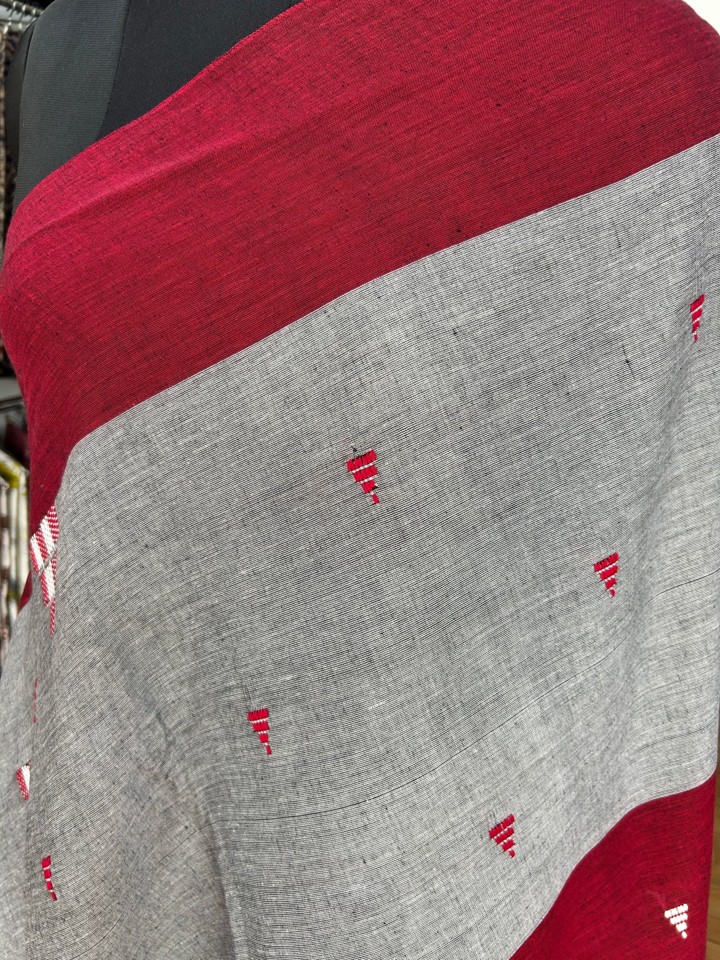 RED DHANIAKHALI SAREE