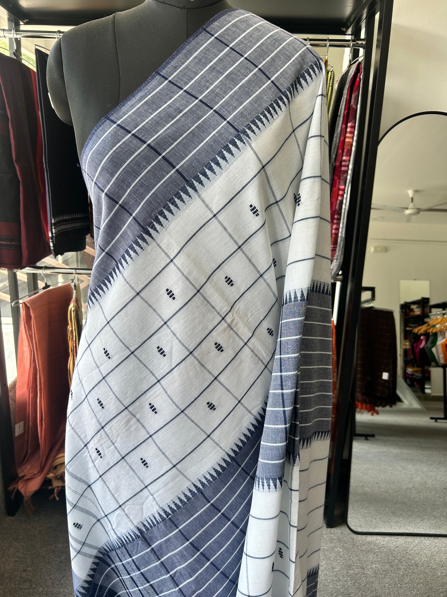 WHITE DHANIAKHALI SAREE
