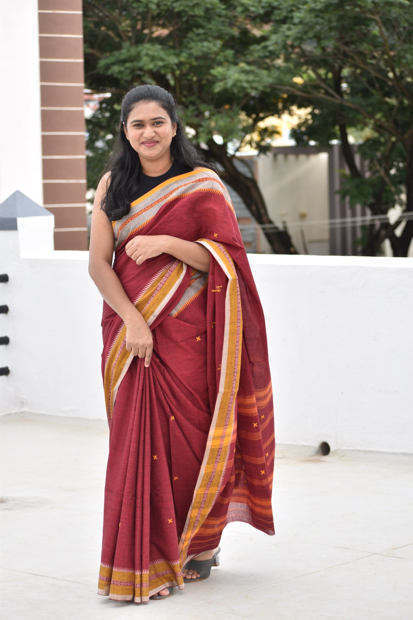 RED DHANIAKHALI SAREE