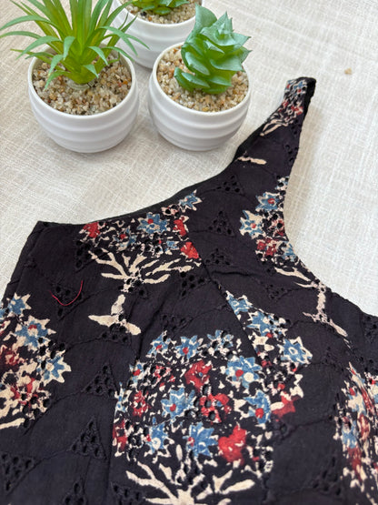 BLACK HAKOBA BLOUSE