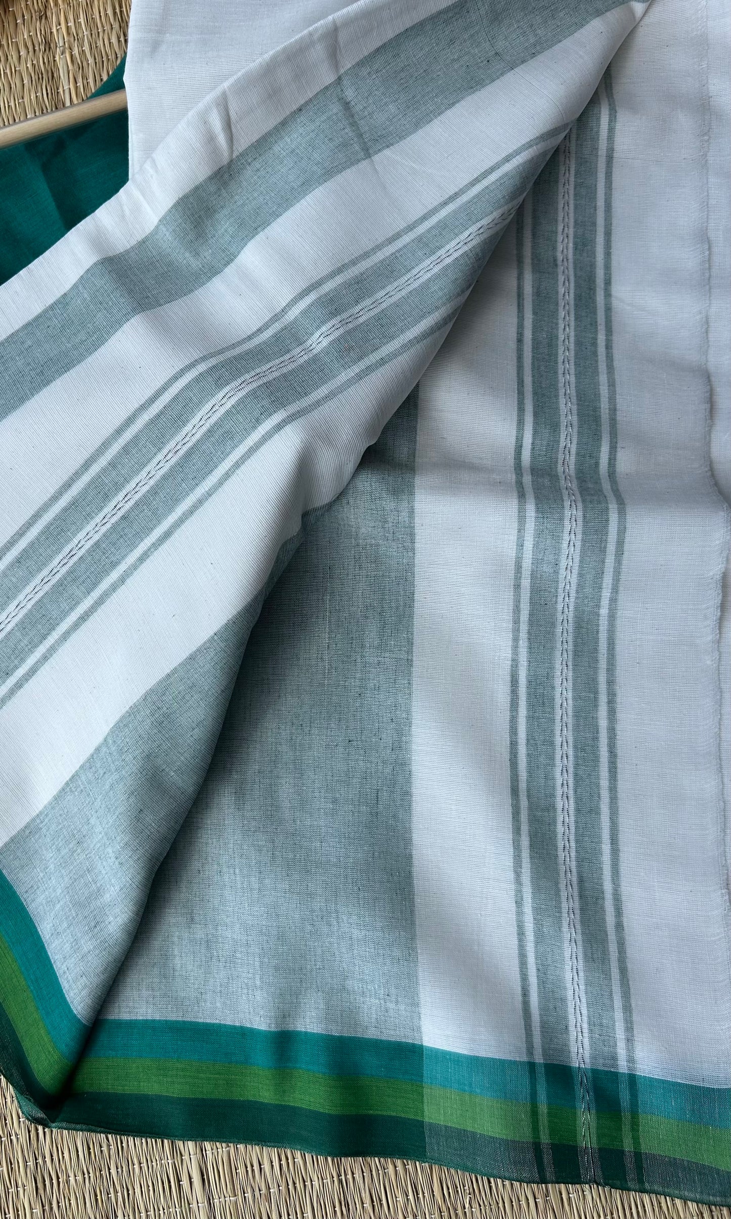 WHITE DHANIAKHALI SAREE