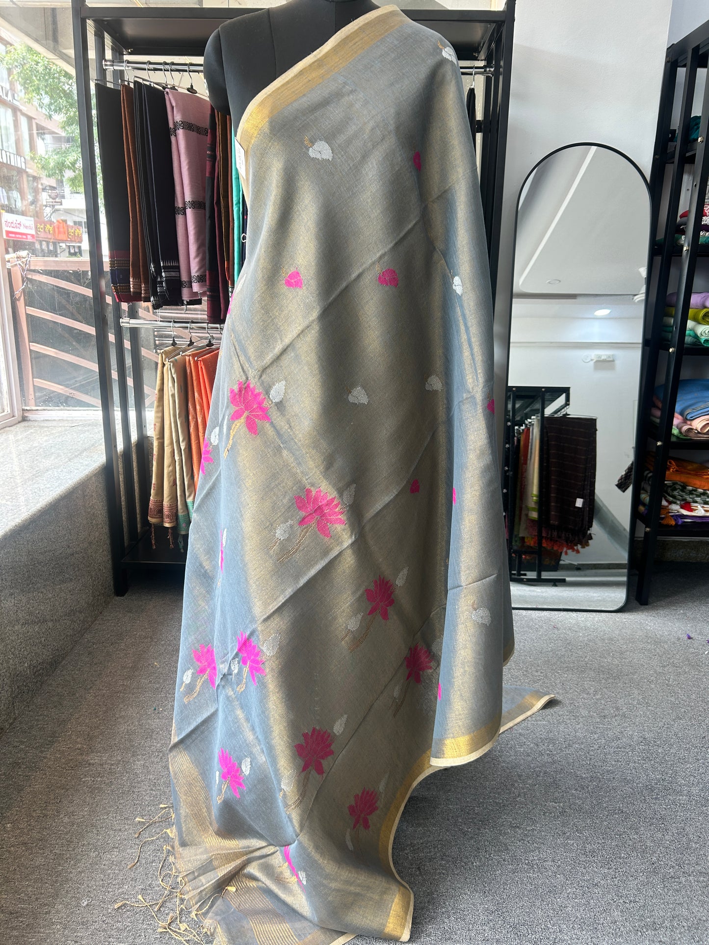 GREY TISSUE JAMDANI