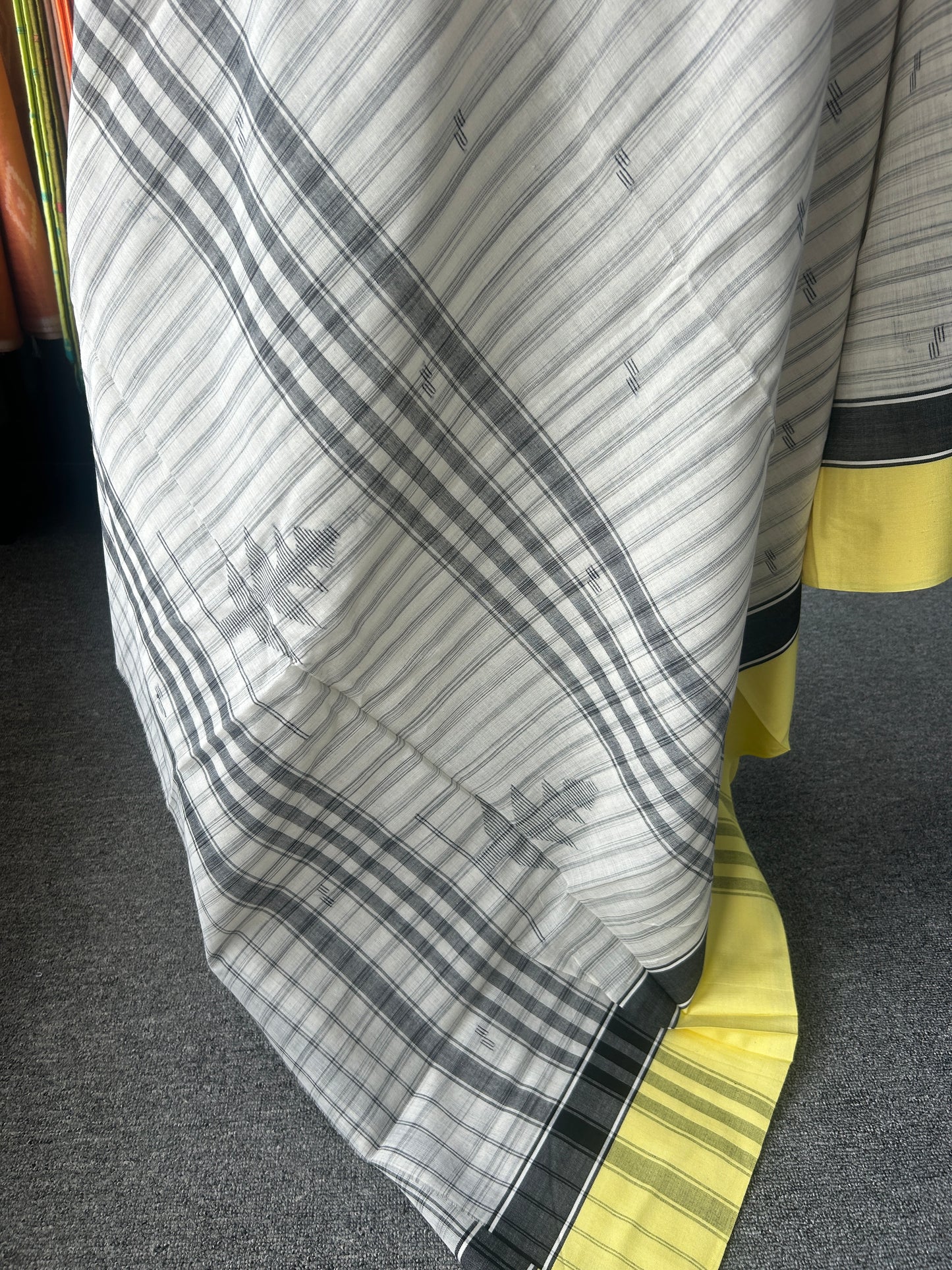 BIEGE DHANIAKHALI SAREE