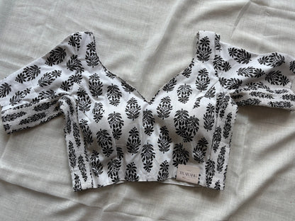 WHITE STRECHABLE BLOUSE