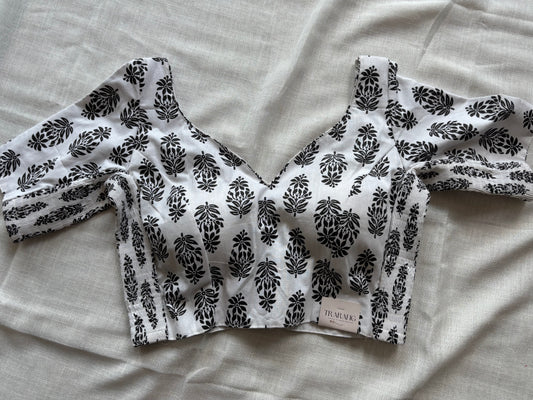 WHITE STRECHABLE BLOUSE