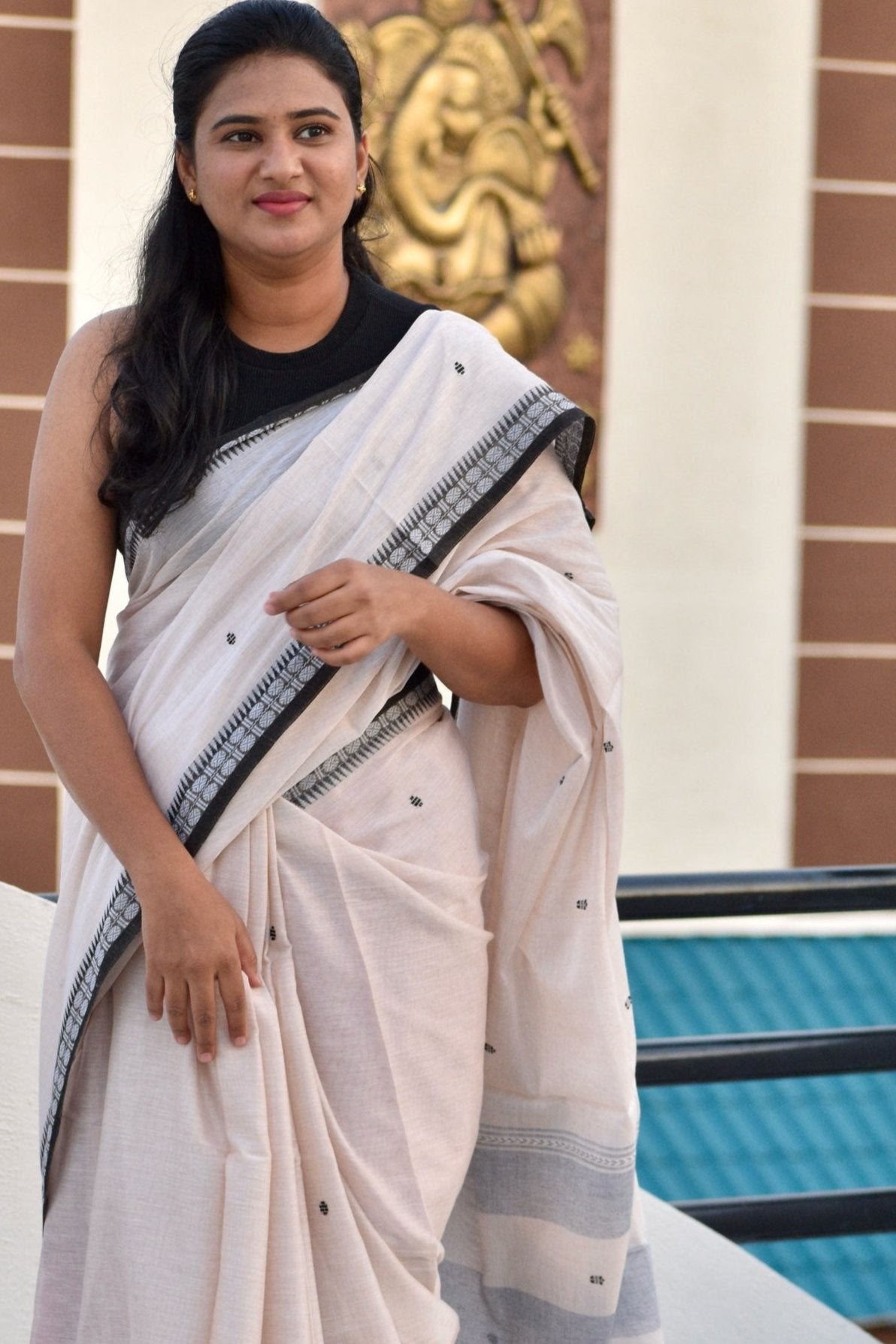 BIEGE DHANIAKHALI SAREE