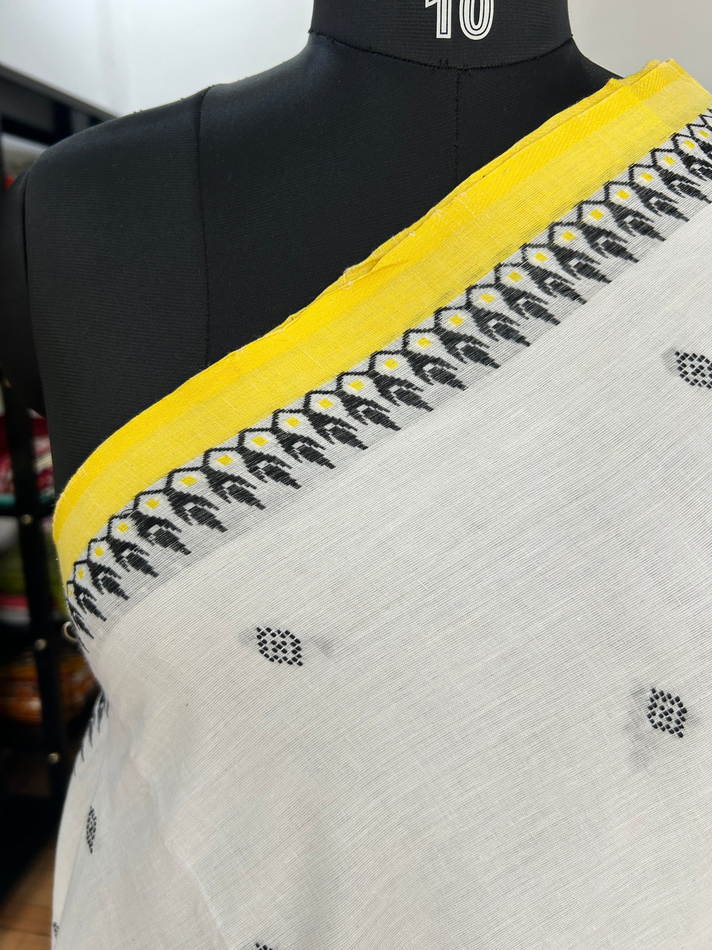 WHITE DHANIAKHALI SAREE