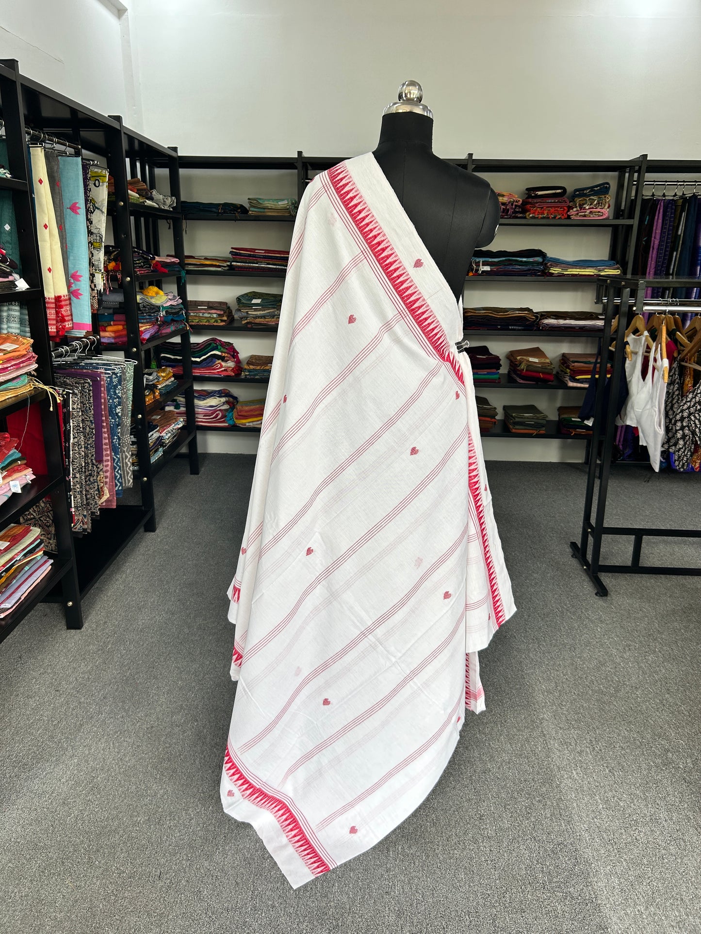 WHITE DHANIAKHALI SAREE