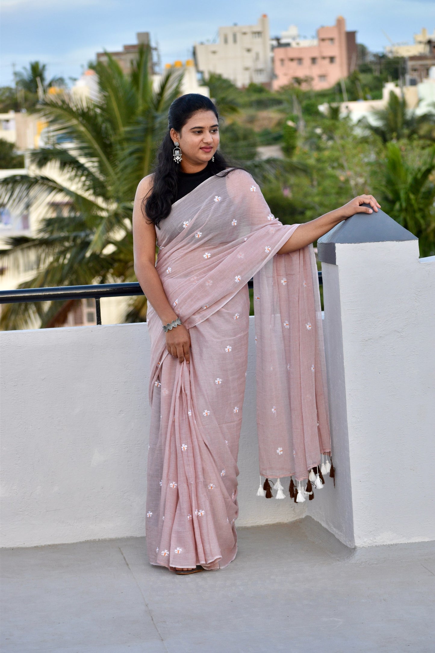 BIEGE EMBROIDERY MUL SAREE