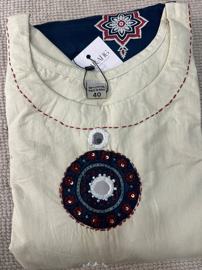 WHITE GAMTHI COTTON SUIT