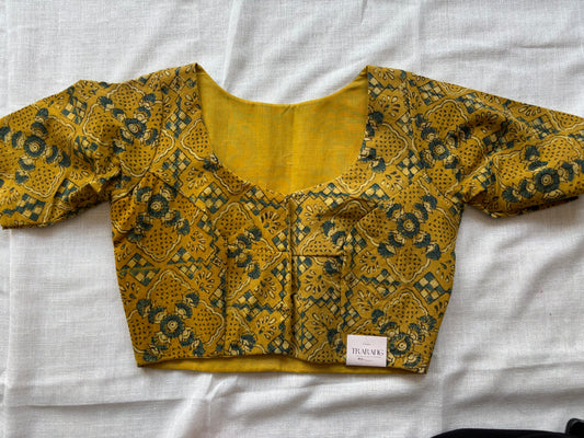 YELLOW STRECHABLE BLOUSE