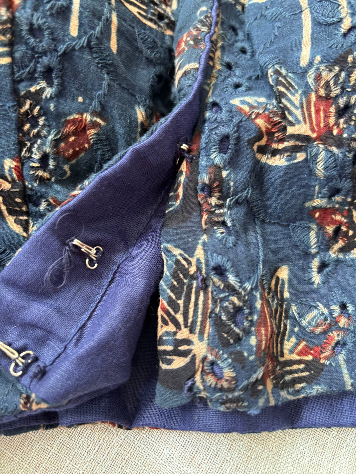 NAVY BLUE HAKOBA BLOUSE