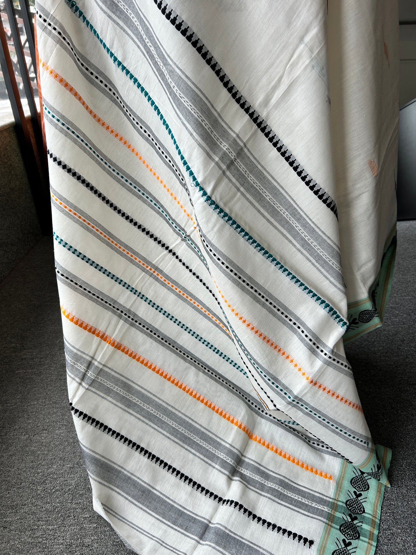 WHITE DHANIAKHALI SAREE