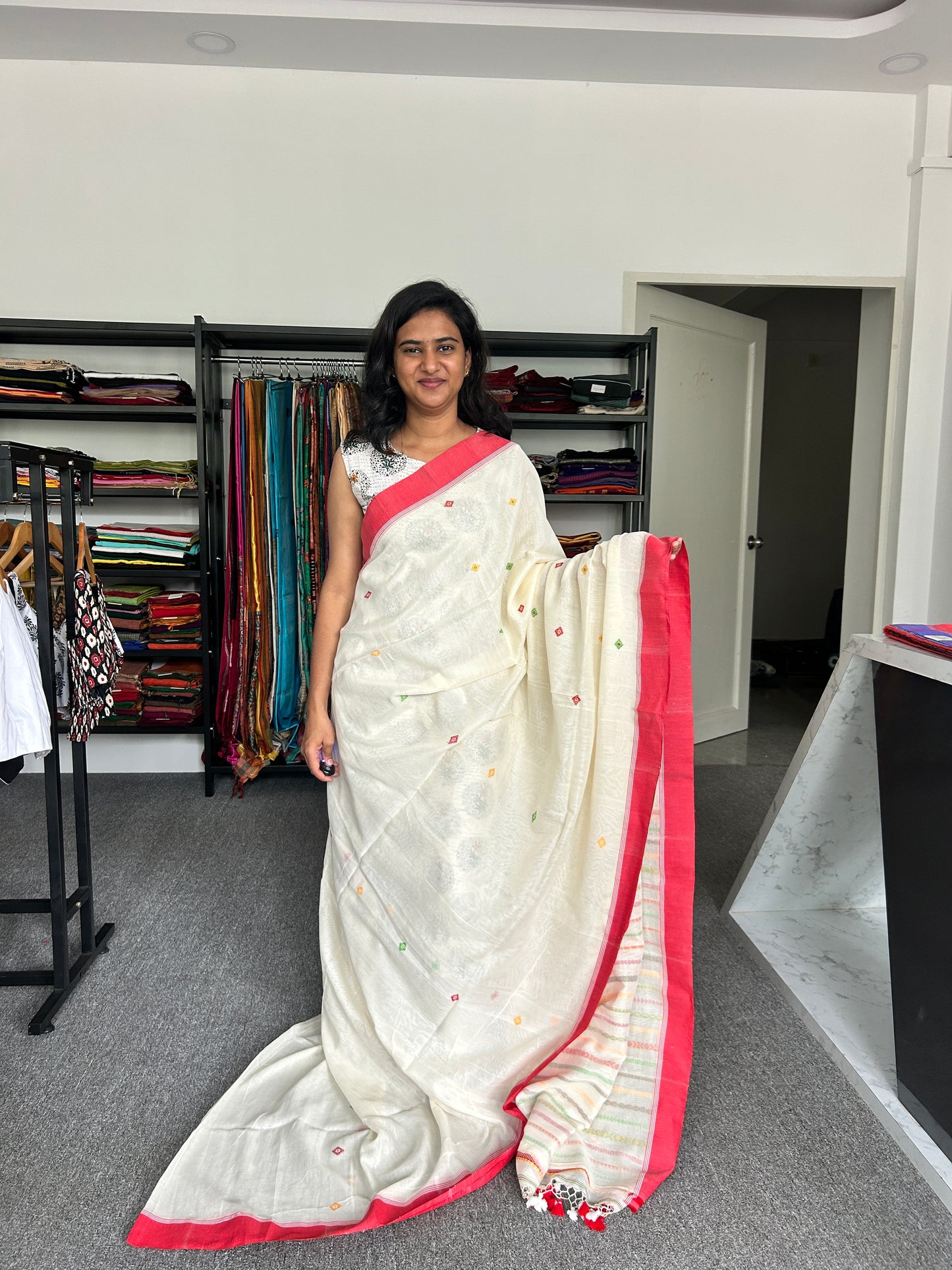 WHITE BEGAMPURI SAREE