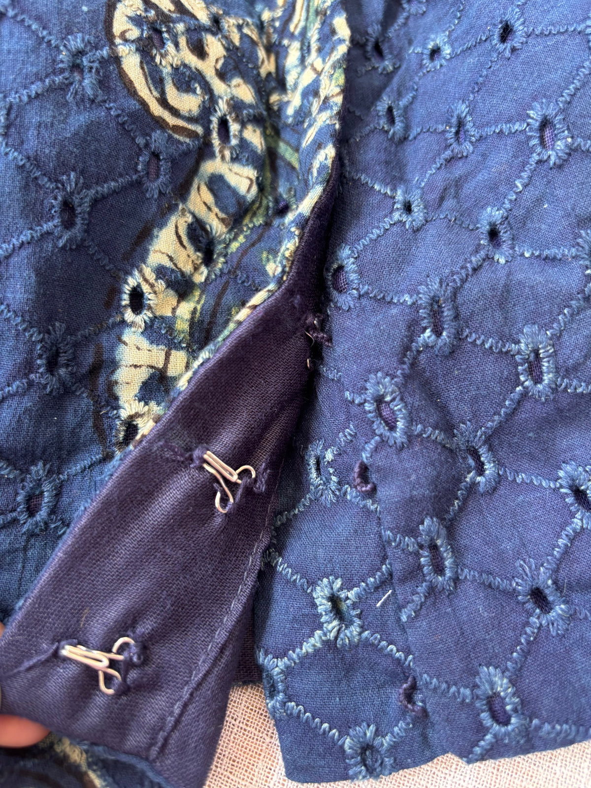 NAVY BLUE HAKOBA BLOUSE